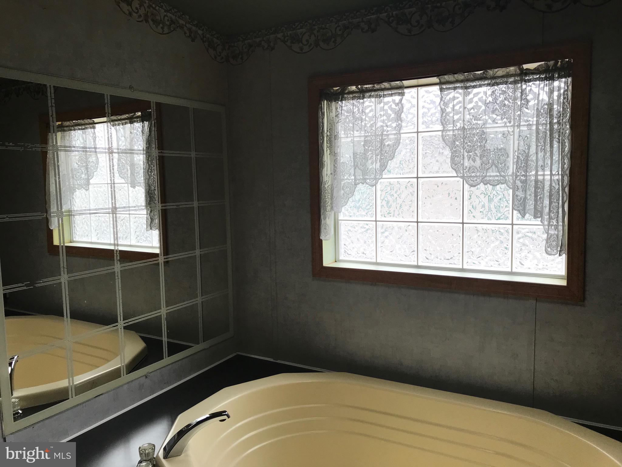 LAKESIDE VILLAGE - Residential