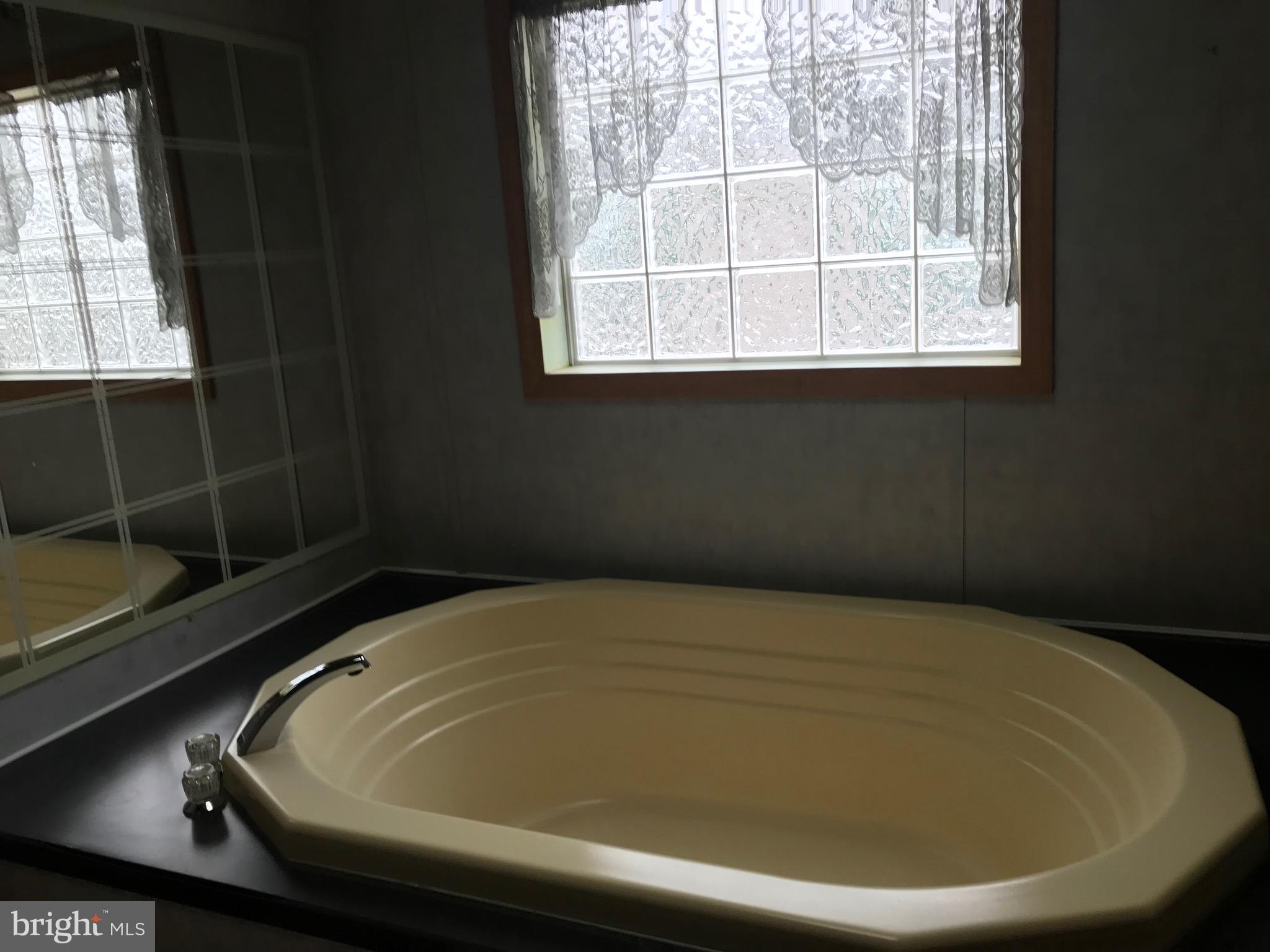 LAKESIDE VILLAGE - Residential