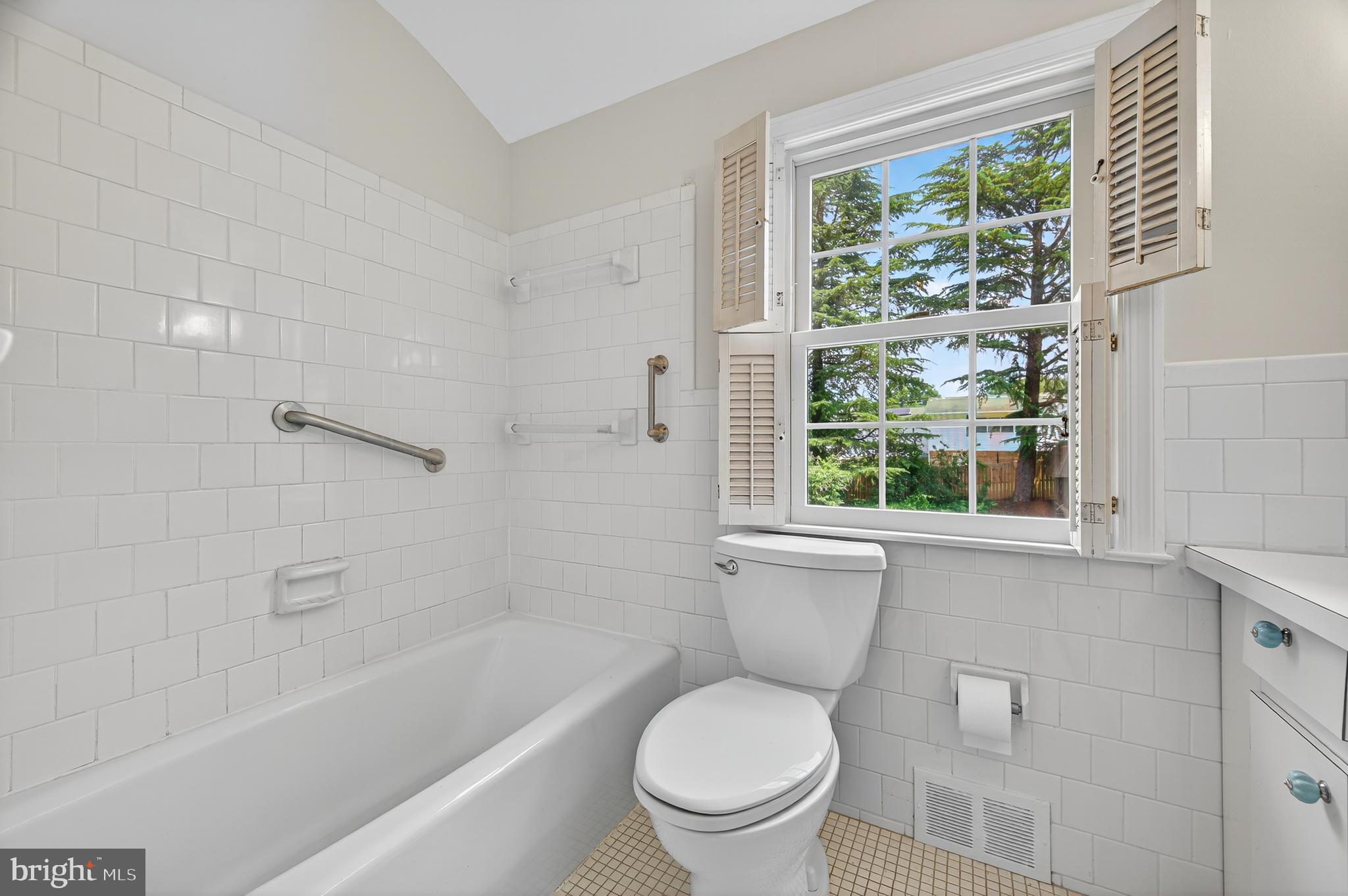 MEADOWOOD - Residential