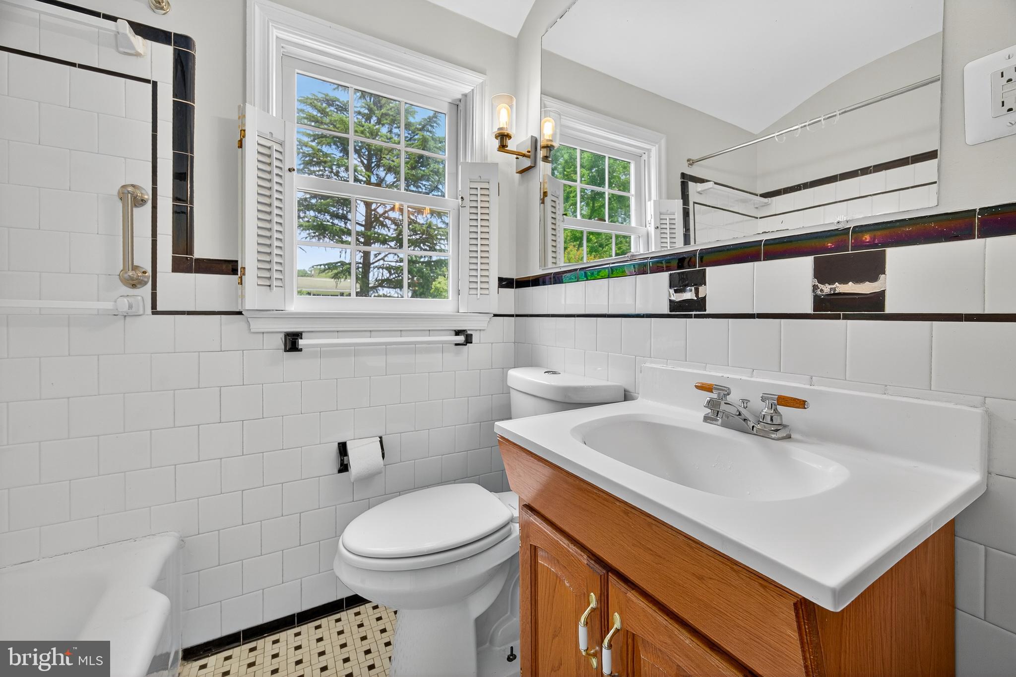 MEADOWOOD - Residential