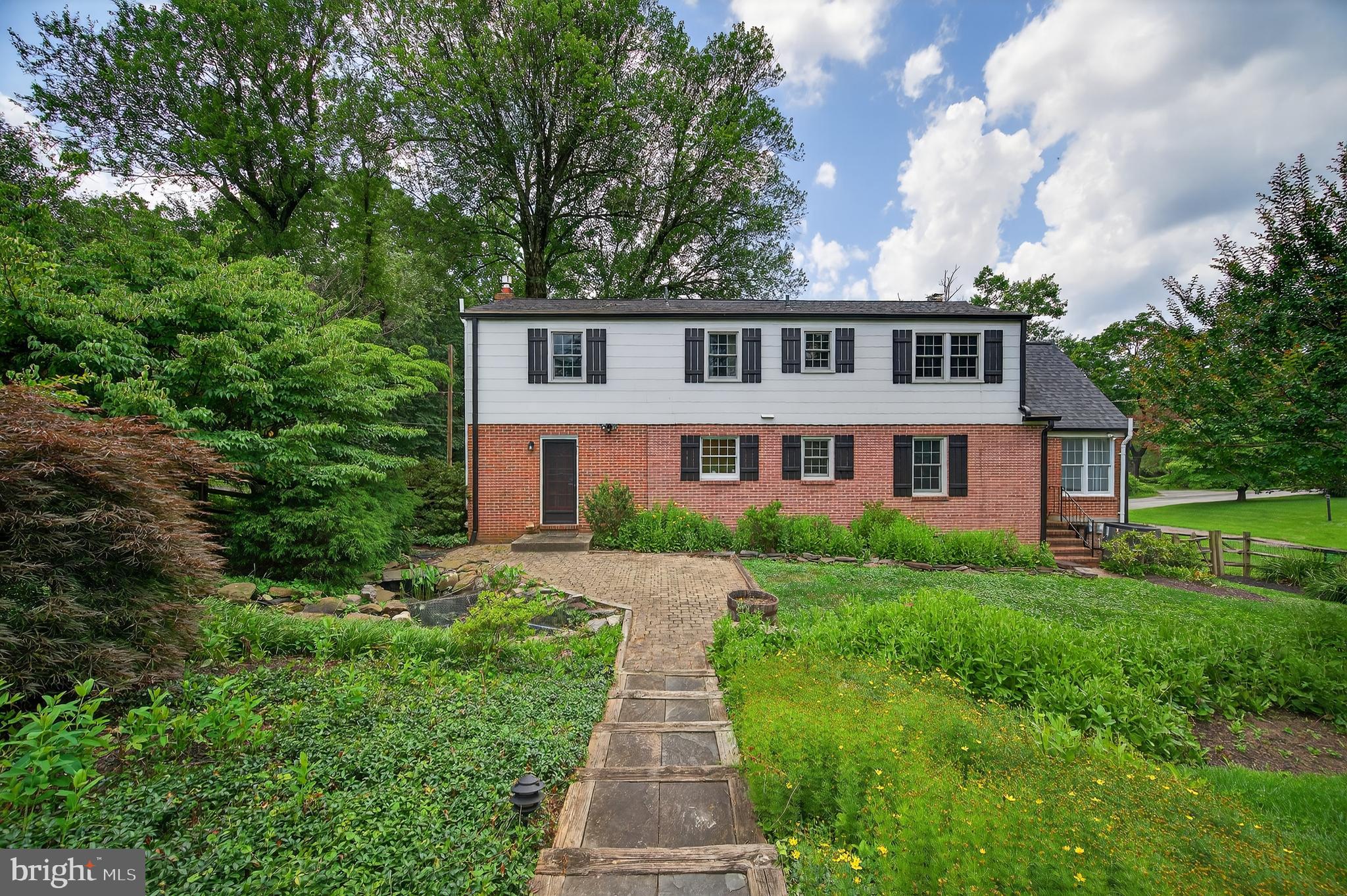 MEADOWOOD - Residential