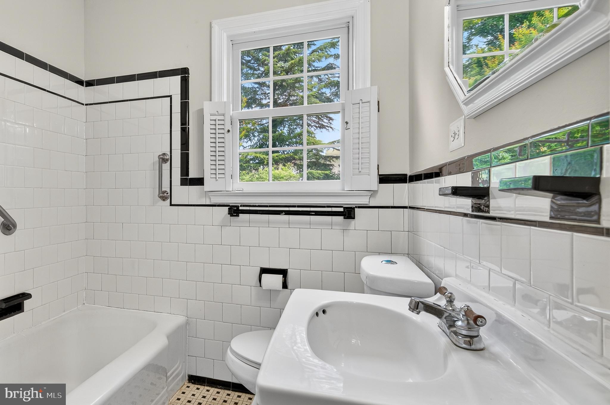 MEADOWOOD - Residential