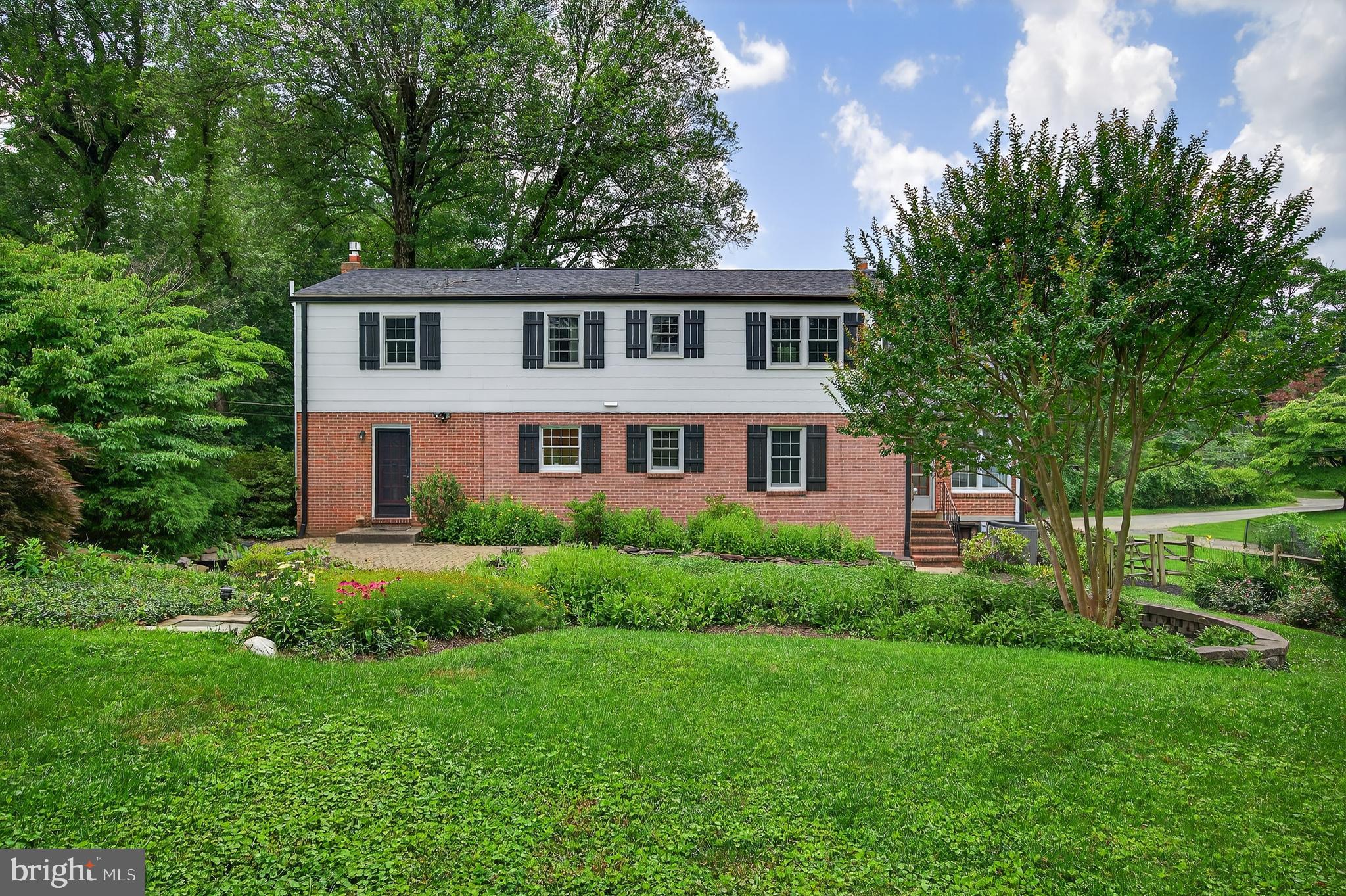 MEADOWOOD - Residential