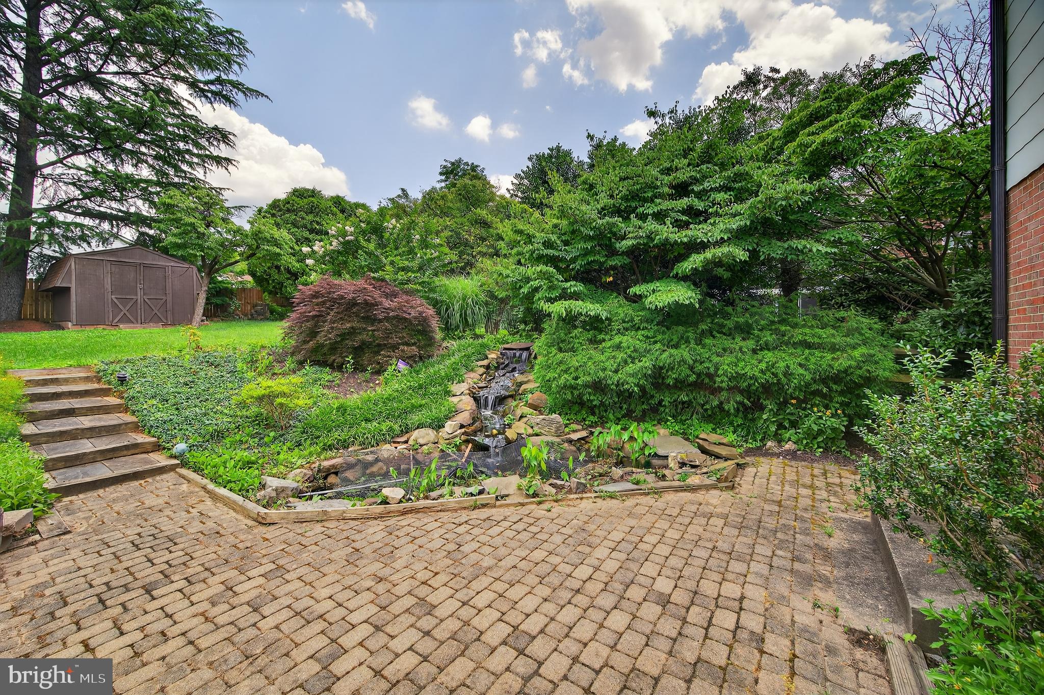 MEADOWOOD - Residential