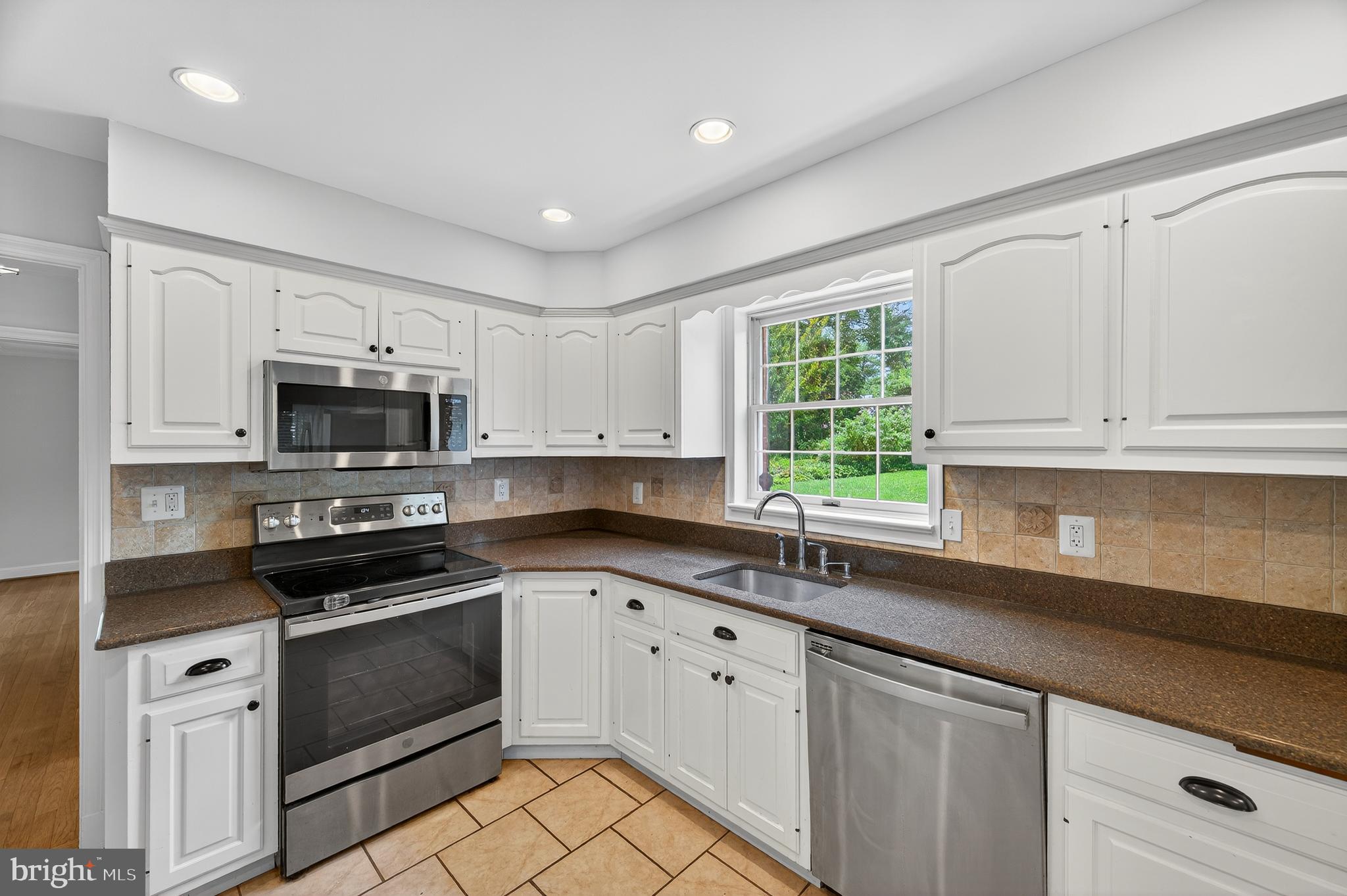 MEADOWOOD - Residential