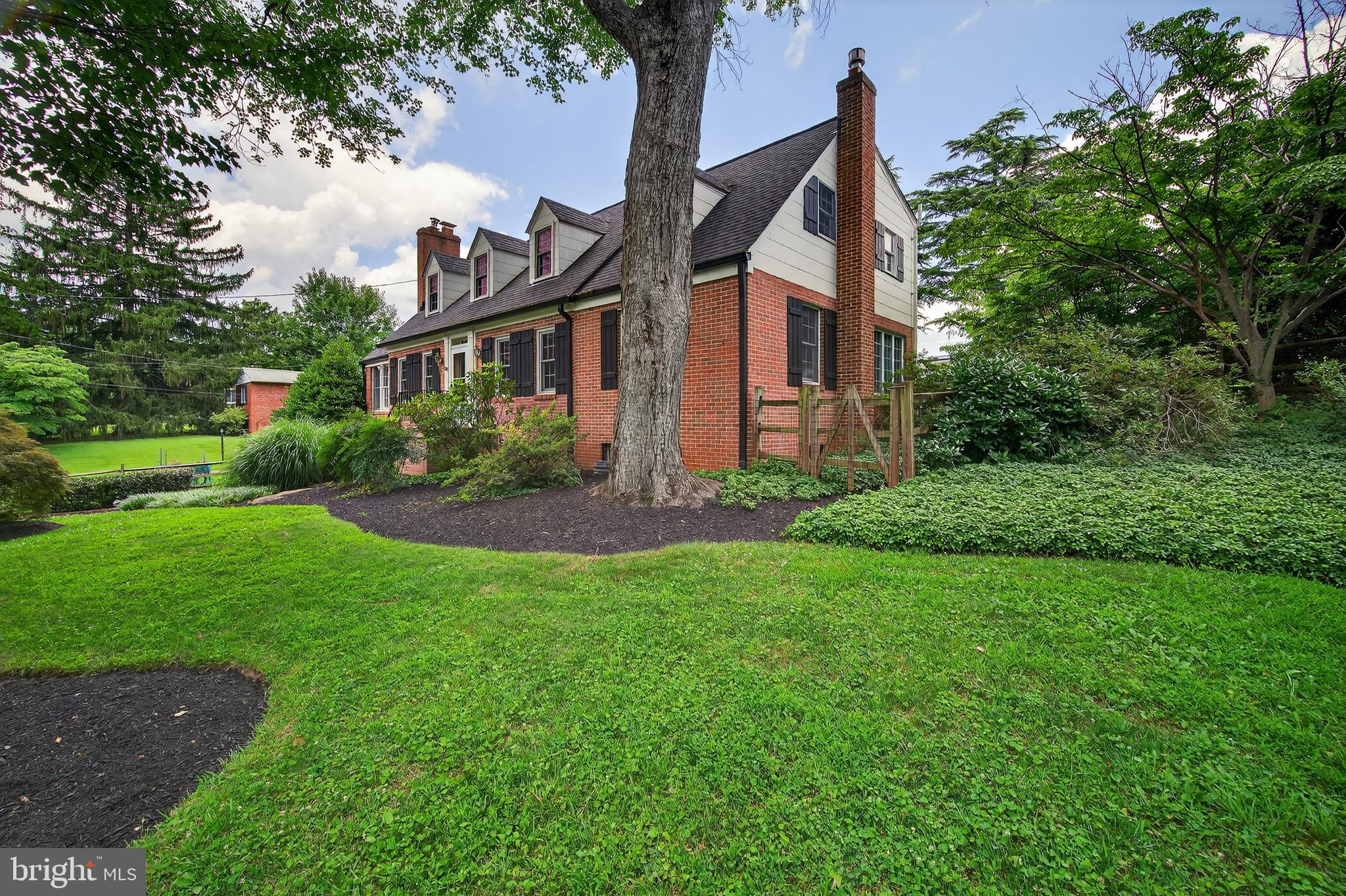 MEADOWOOD - Residential