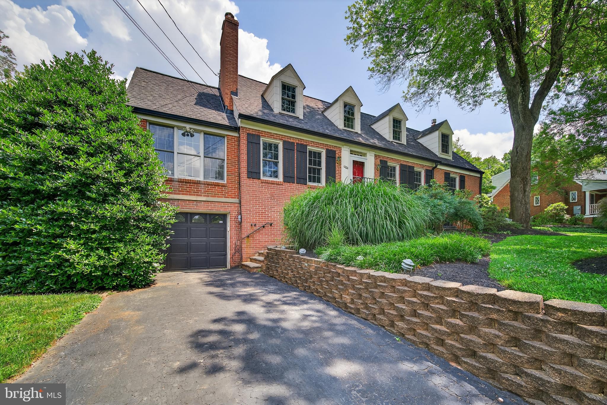 MEADOWOOD - Residential