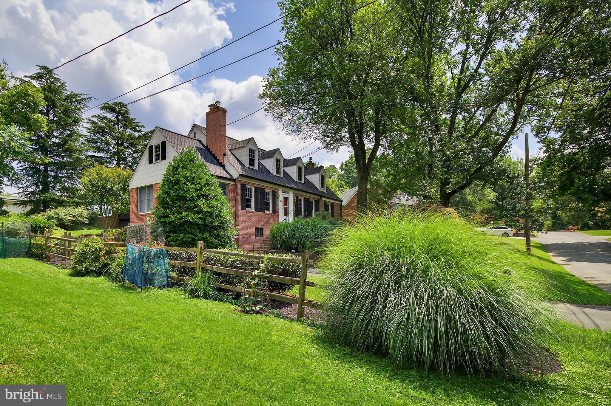 MEADOWOOD - Residential