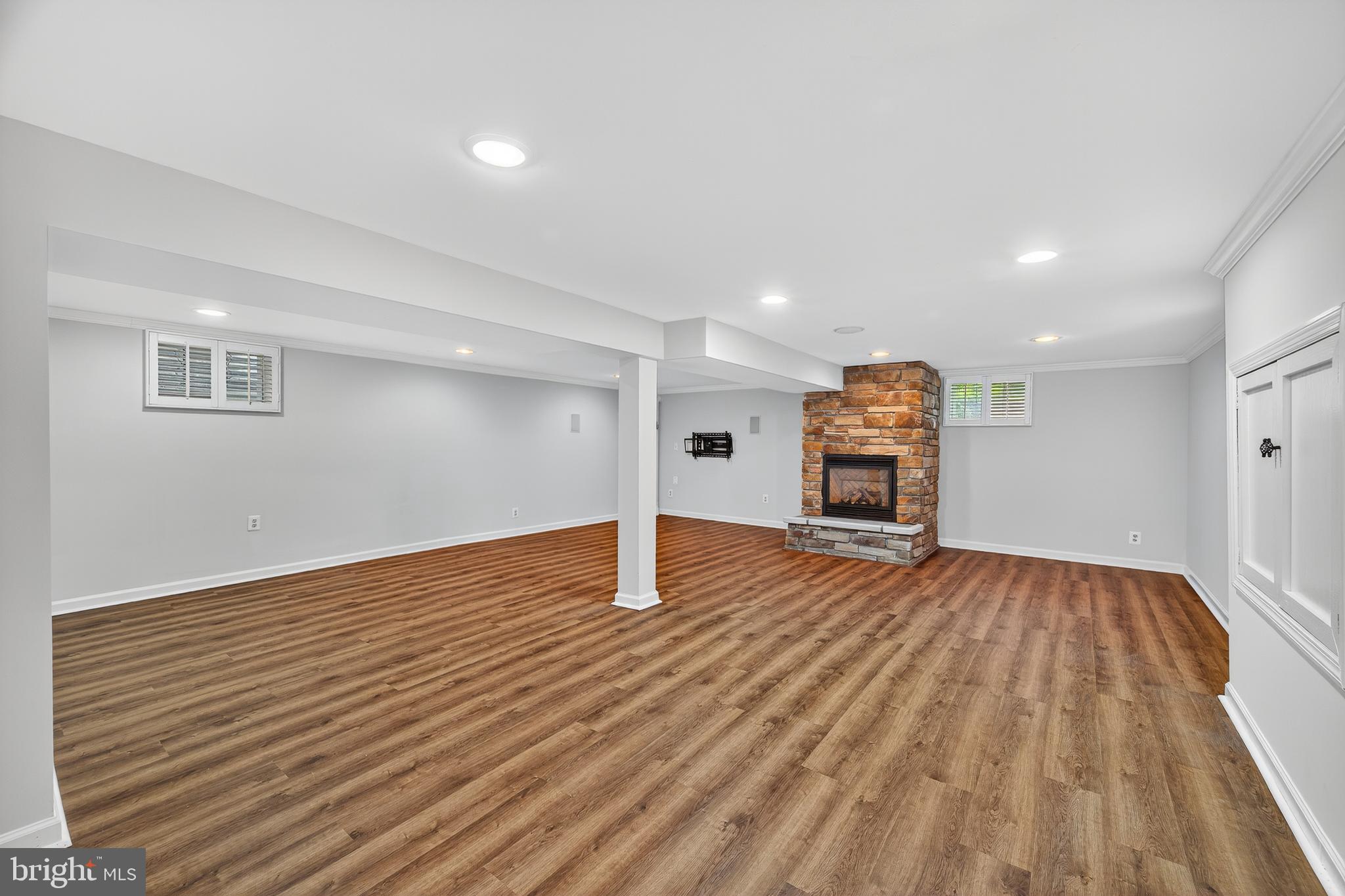 MEADOWOOD - Residential