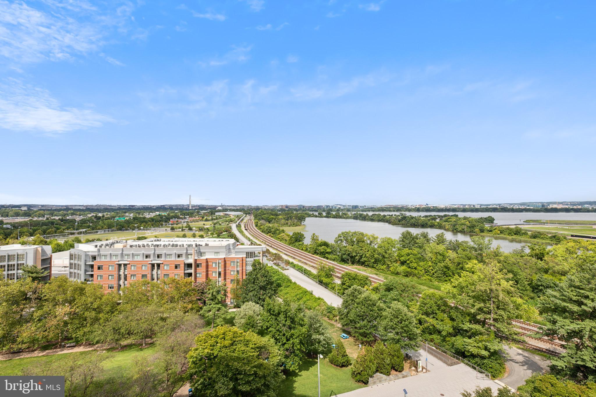 WATERFORD HOUSE - Residential