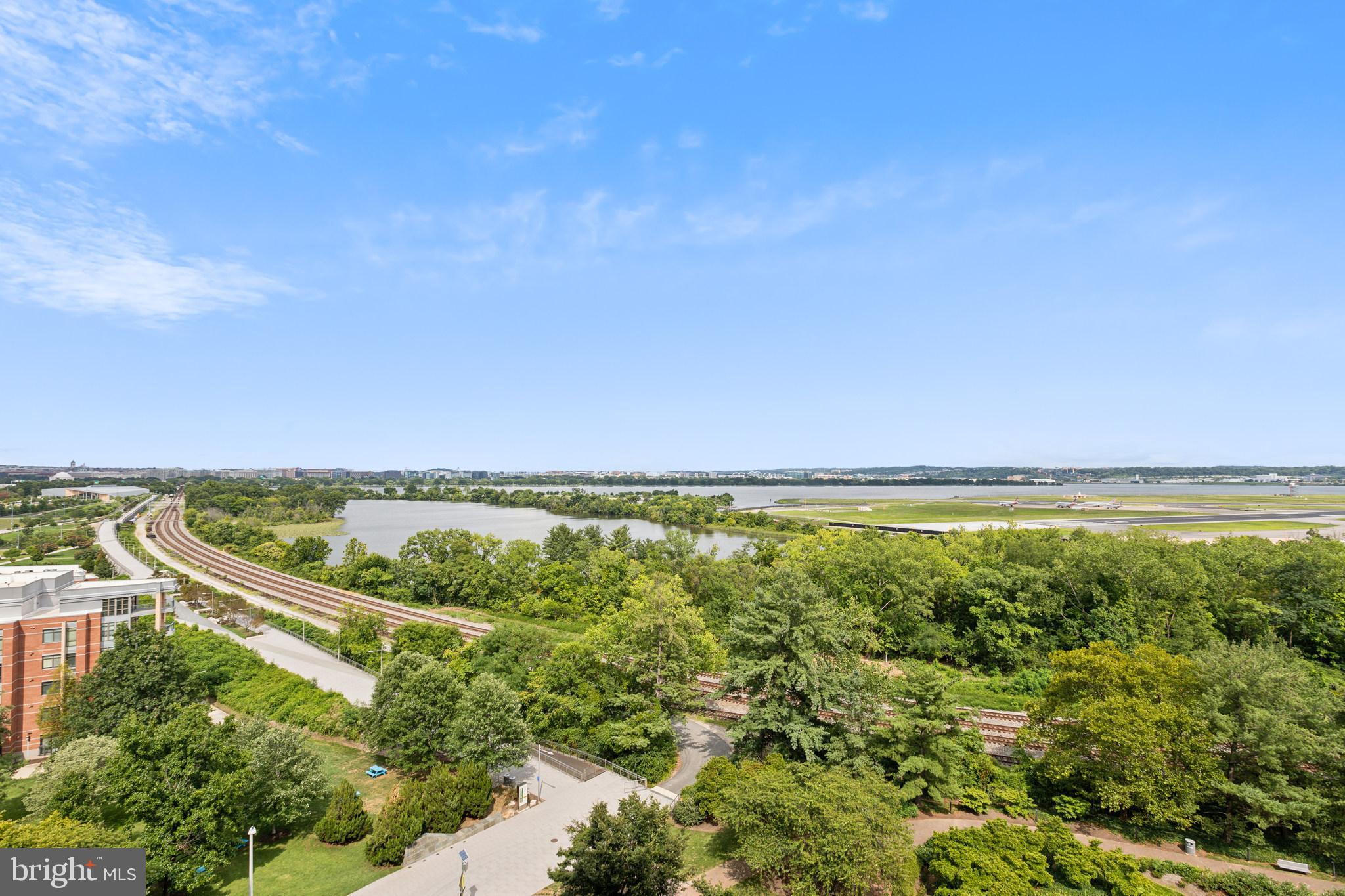 WATERFORD HOUSE - Residential