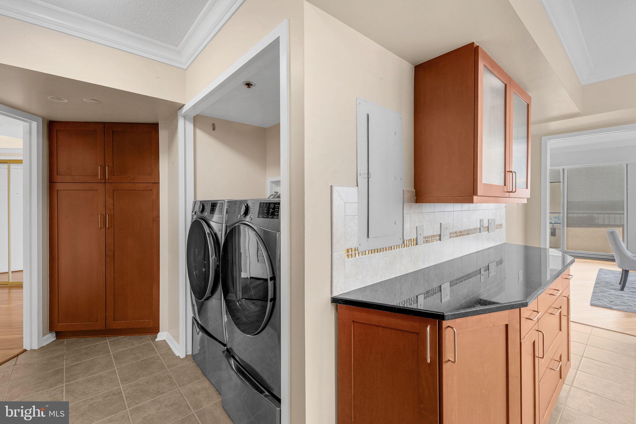 WATERFORD HOUSE - Residential