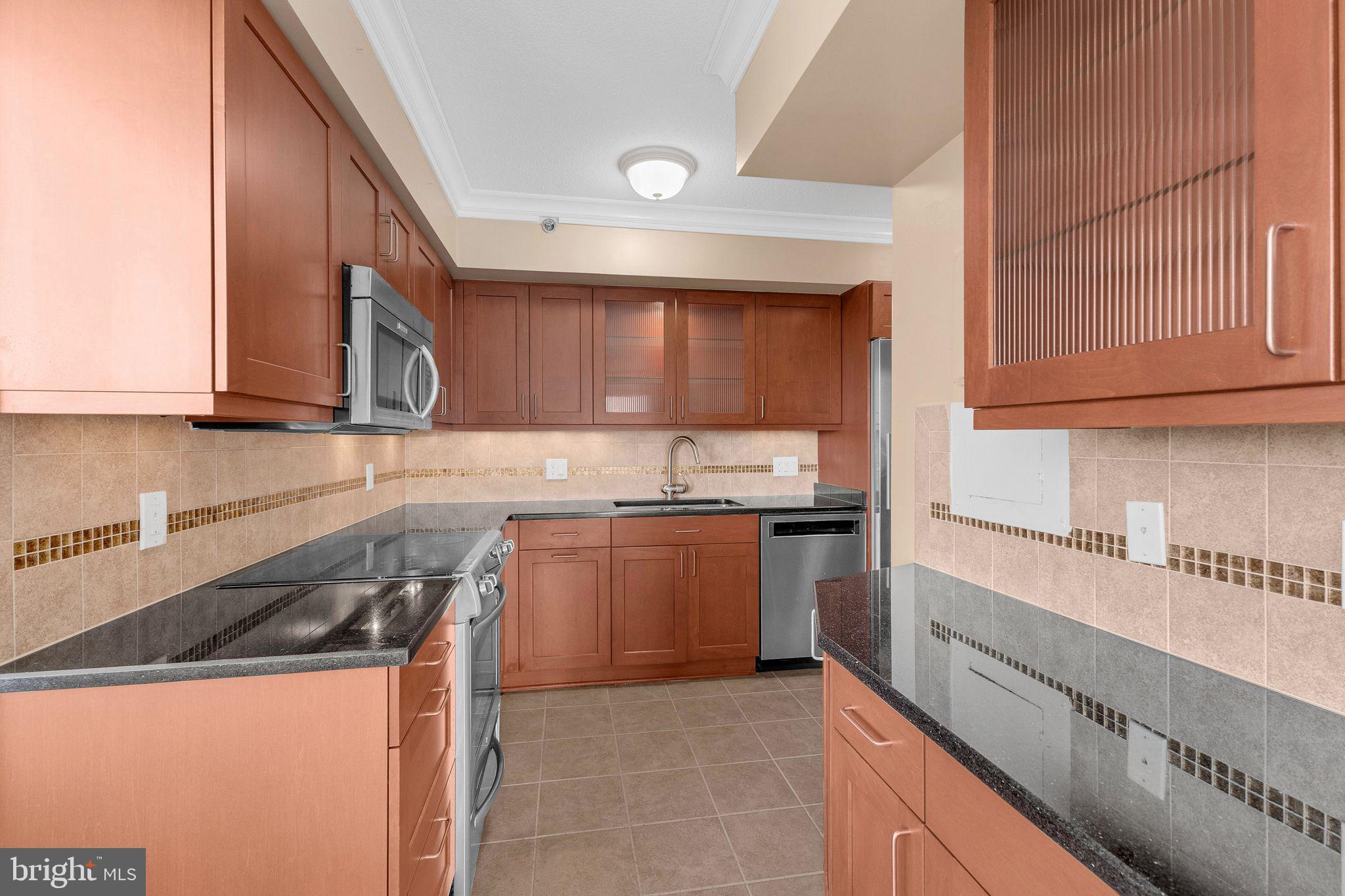 WATERFORD HOUSE - Residential