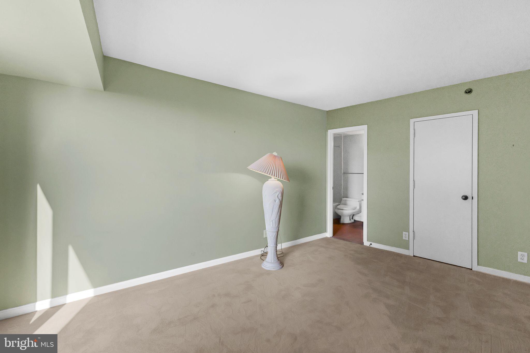 WATERFORD HOUSE - Residential