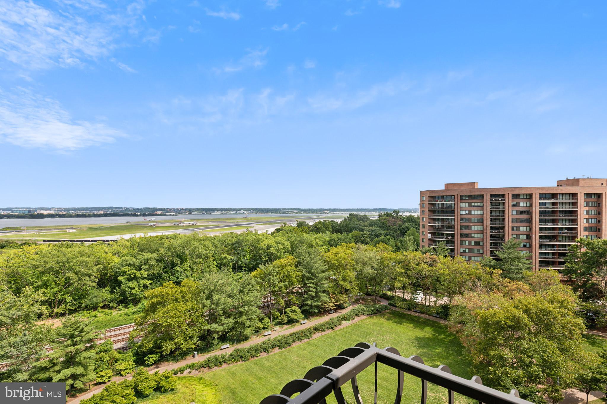 WATERFORD HOUSE - Residential