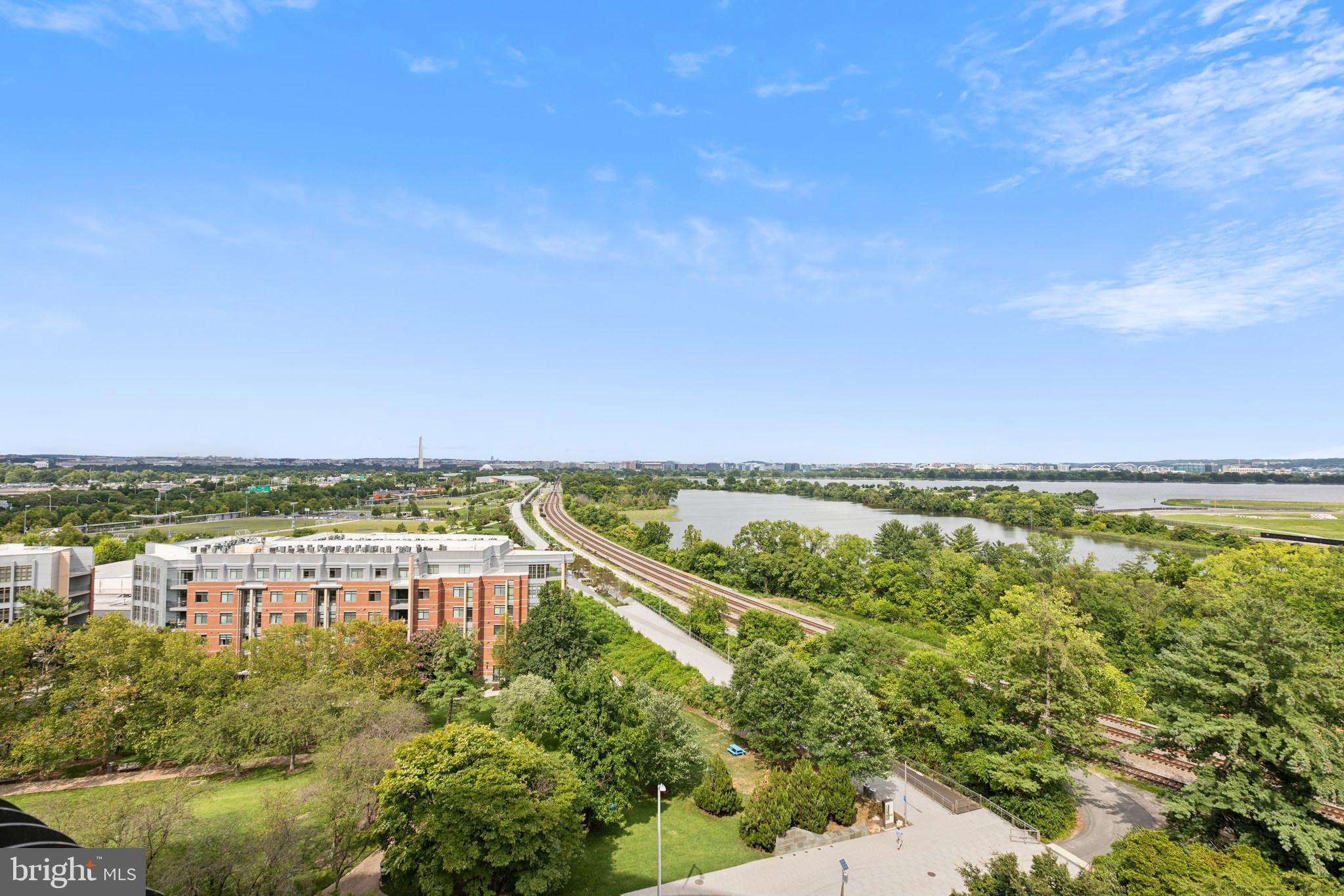 WATERFORD HOUSE - Residential