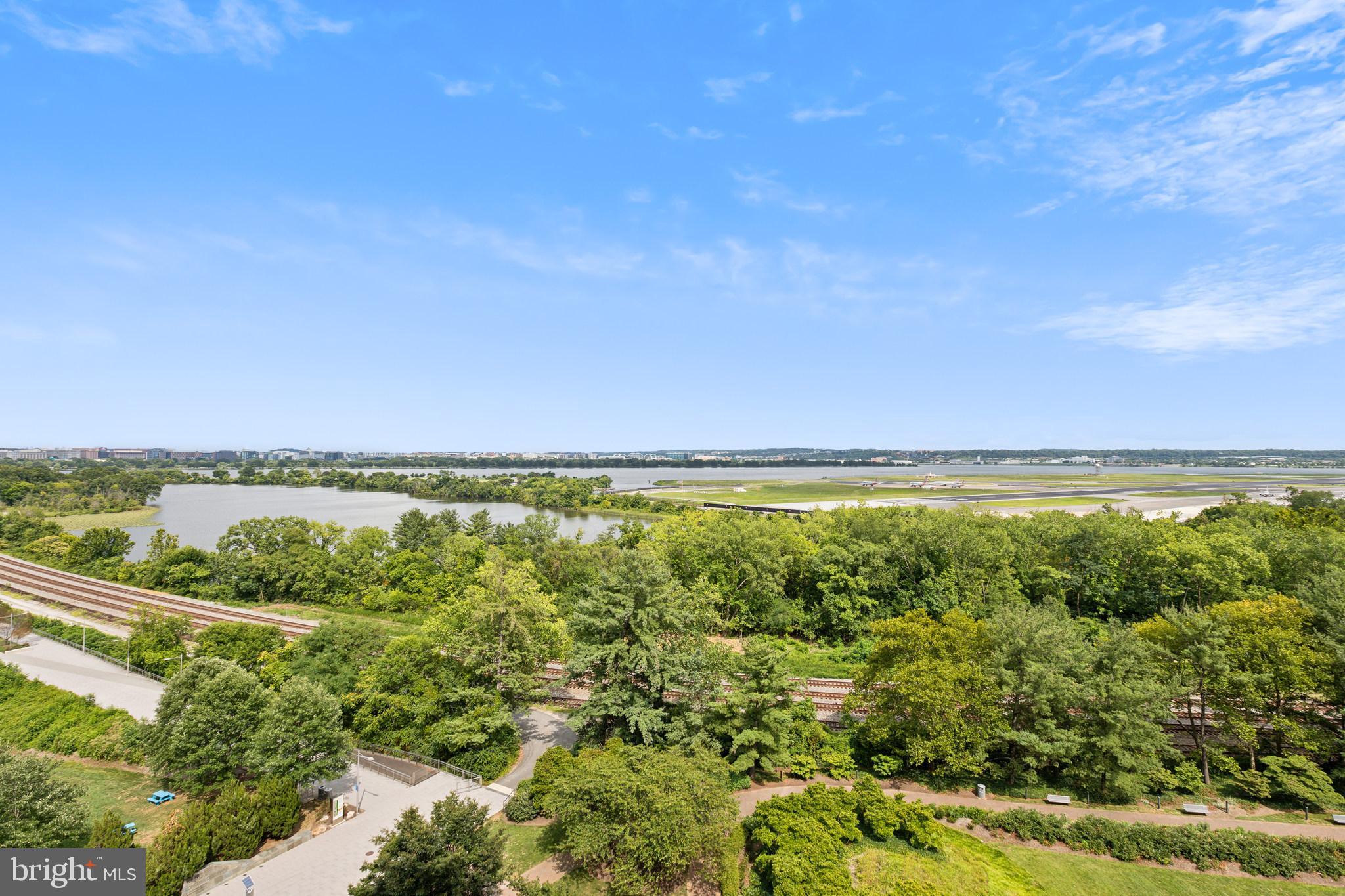 WATERFORD HOUSE - Residential