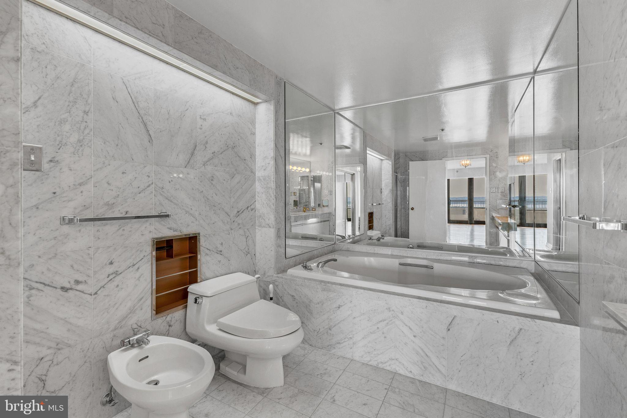 WATERFORD HOUSE - Residential