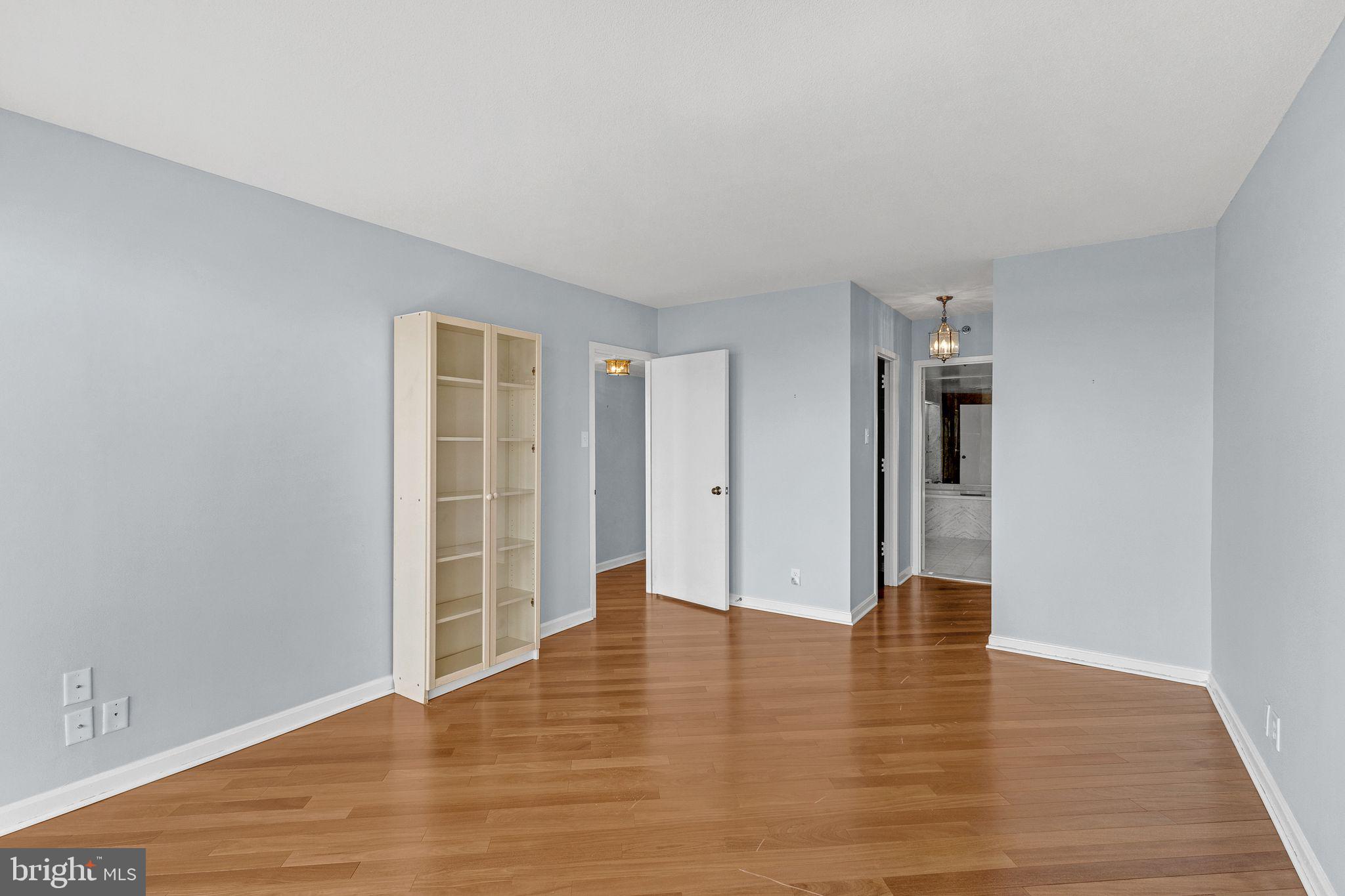 WATERFORD HOUSE - Residential