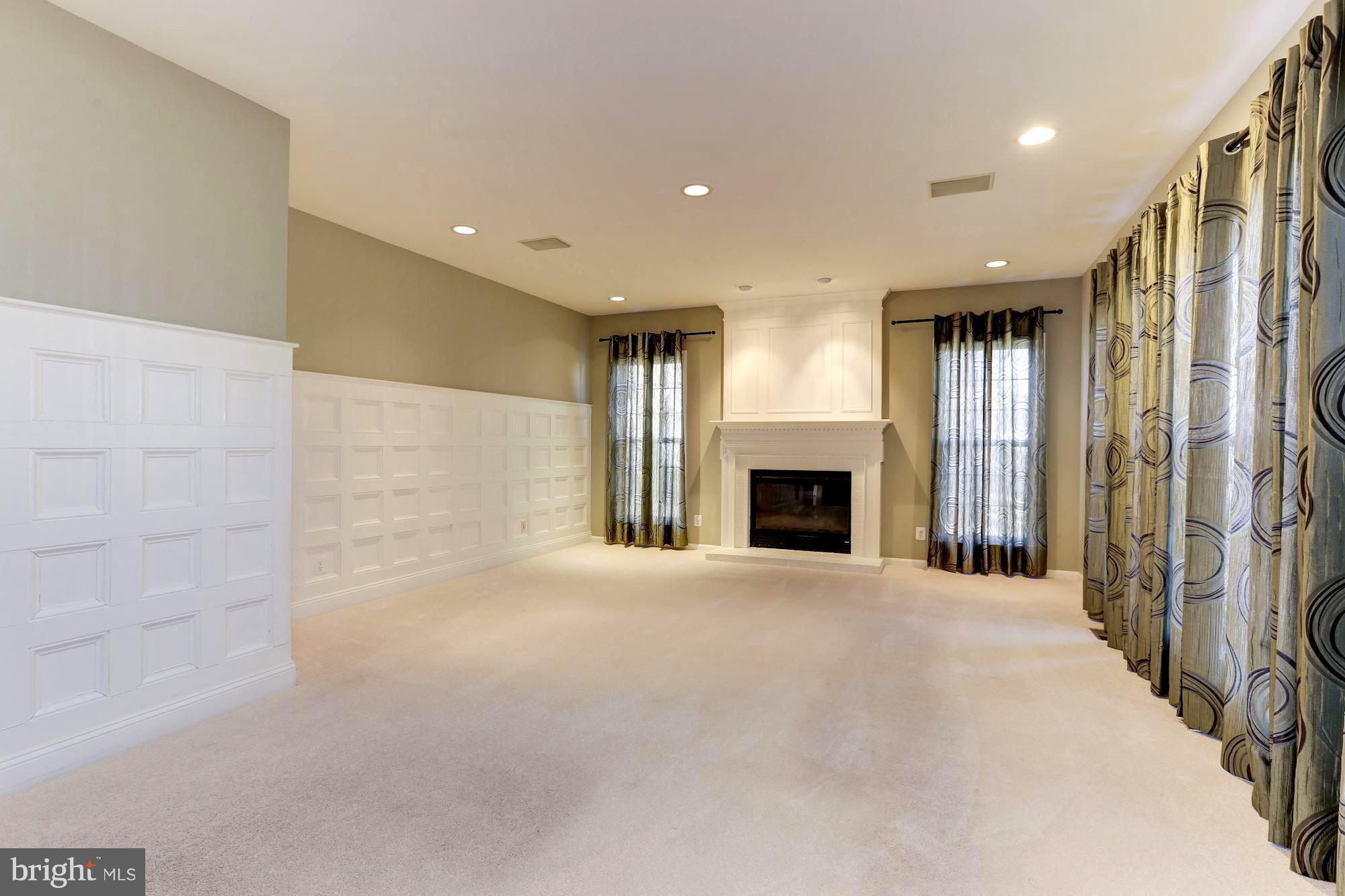 THE RIDINGS AT BLUE SPRING - Residential Lease