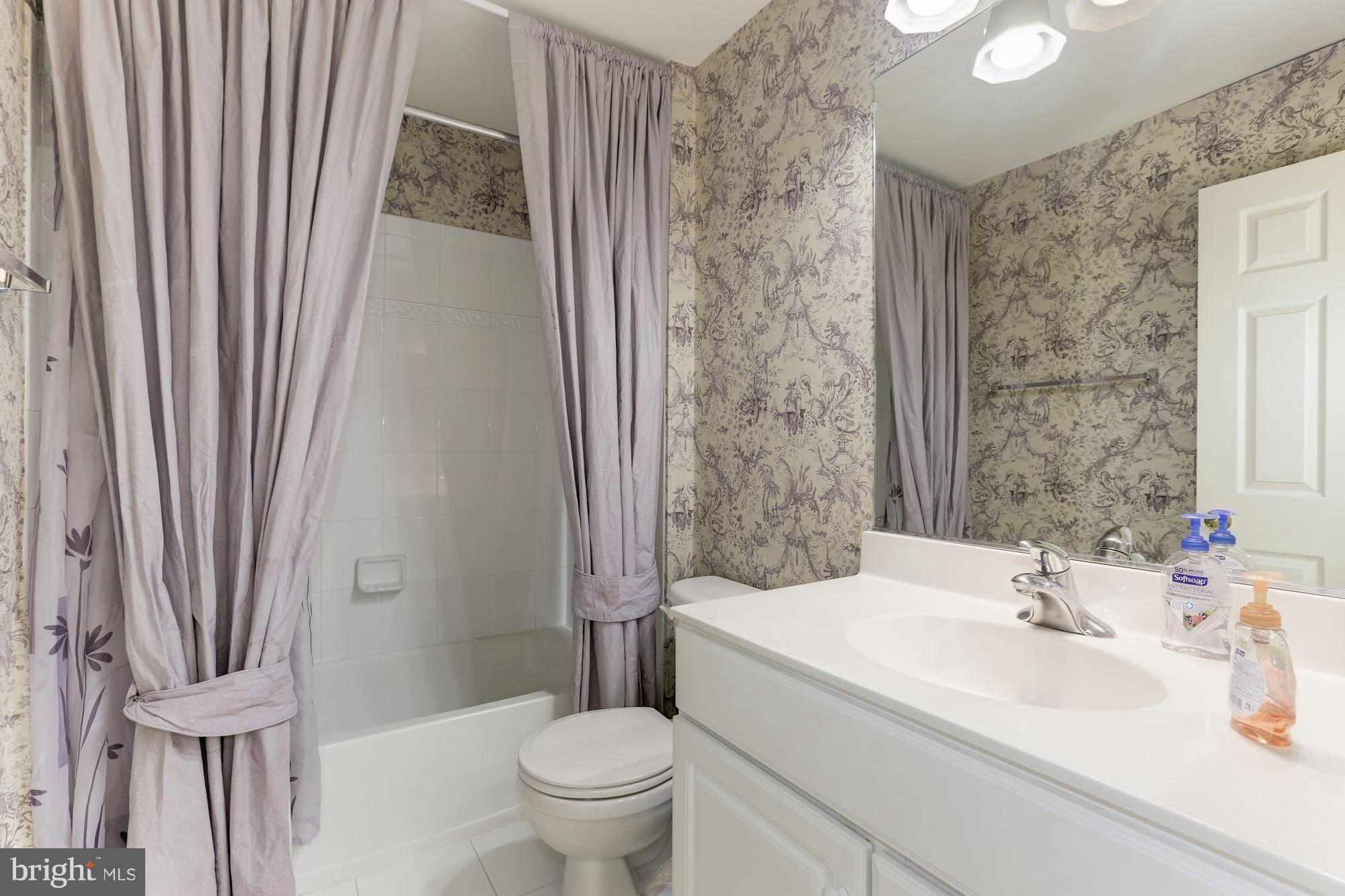 THE RIDINGS AT BLUE SPRING - Residential Lease