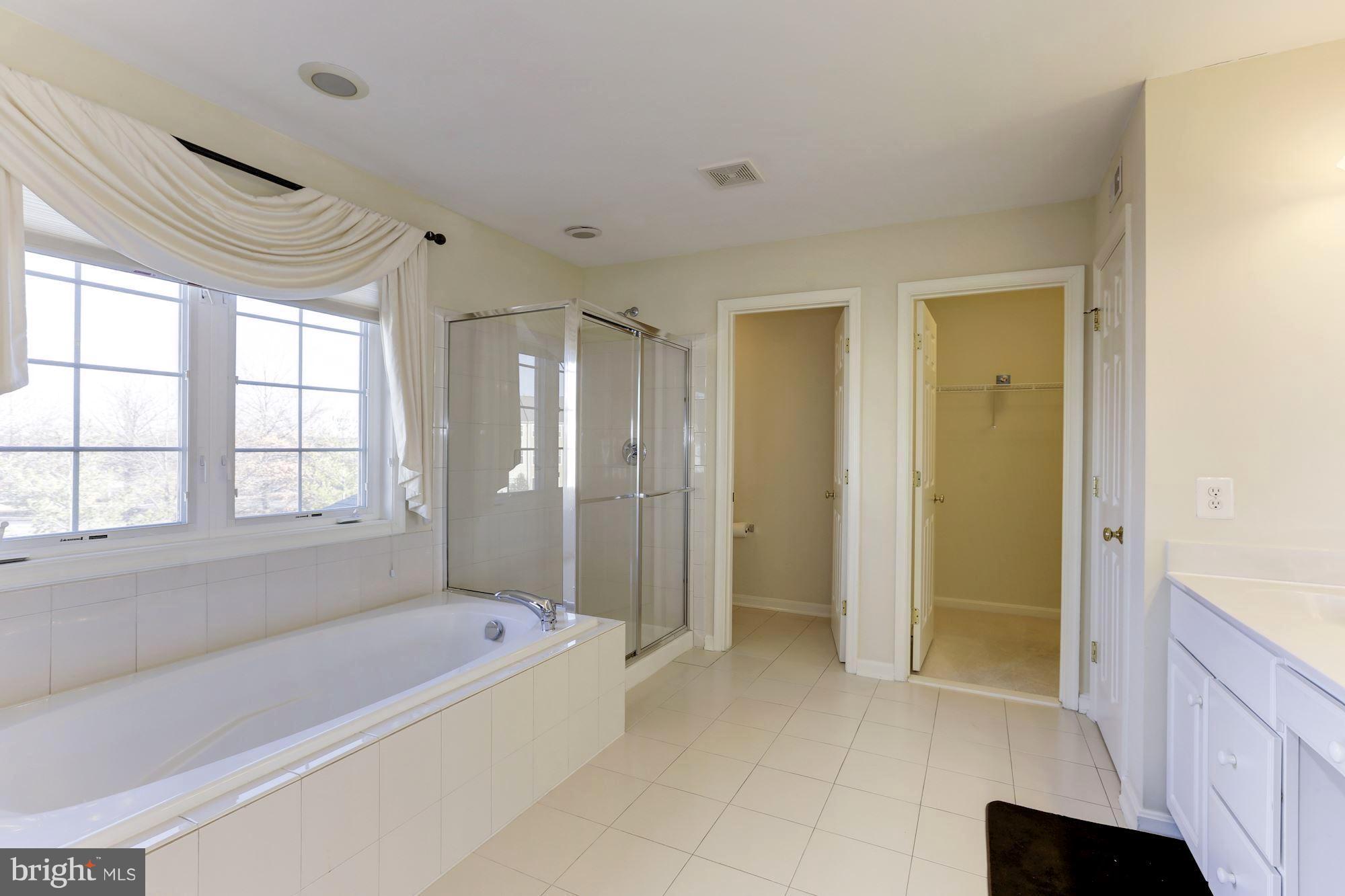 THE RIDINGS AT BLUE SPRING - Residential Lease