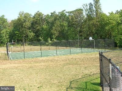 THE RIDINGS AT BLUE SPRING - Residential Lease