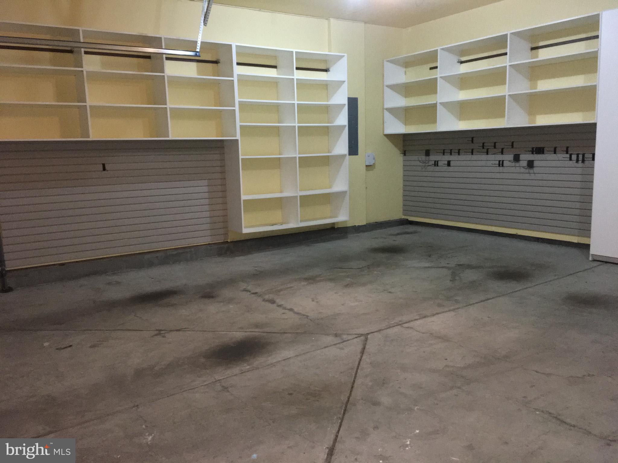 THE RIDINGS AT BLUE SPRING - Residential Lease