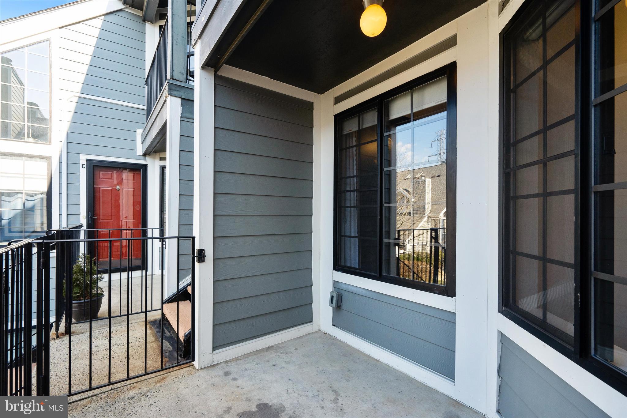 TIERS AT MANCHESTER LAKE - Residential