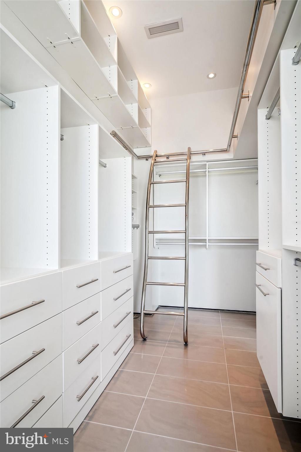 ADAGIO - Residential