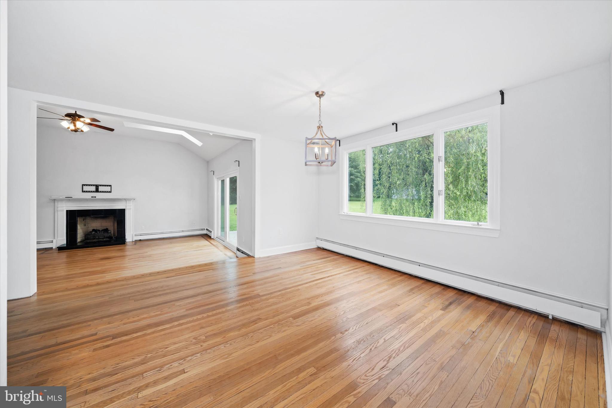 BRINTON LAKE - Residential