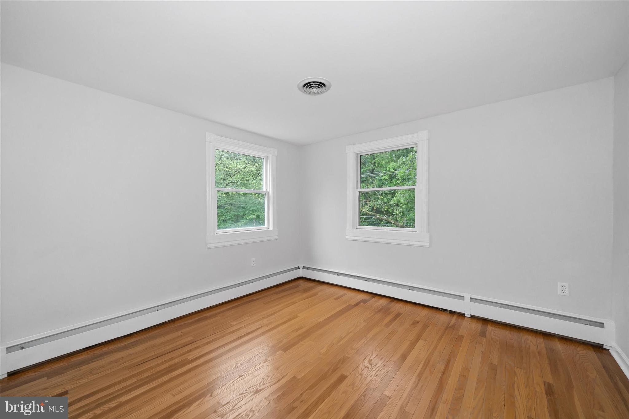 BRINTON LAKE - Residential