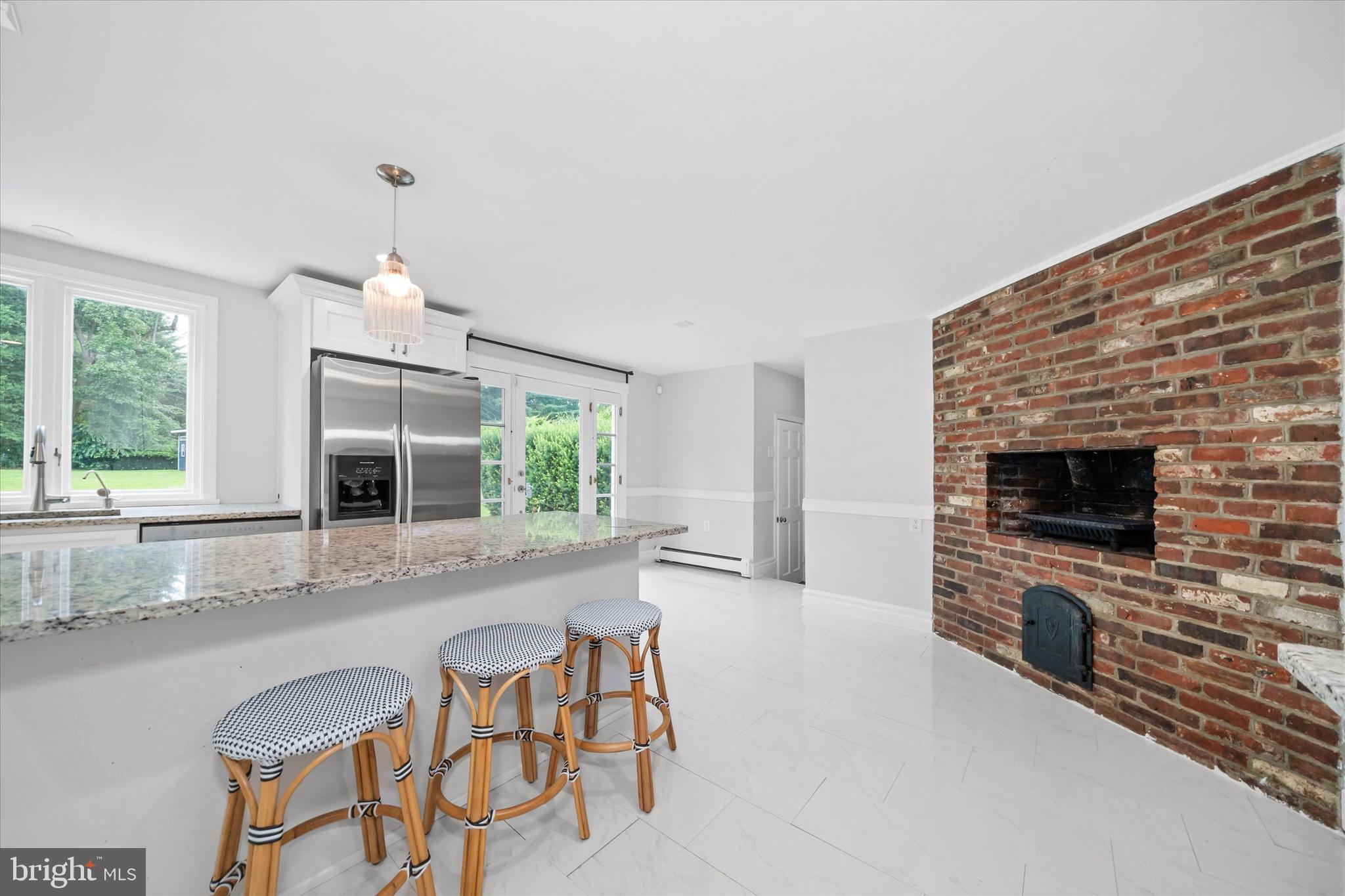 BRINTON LAKE - Residential