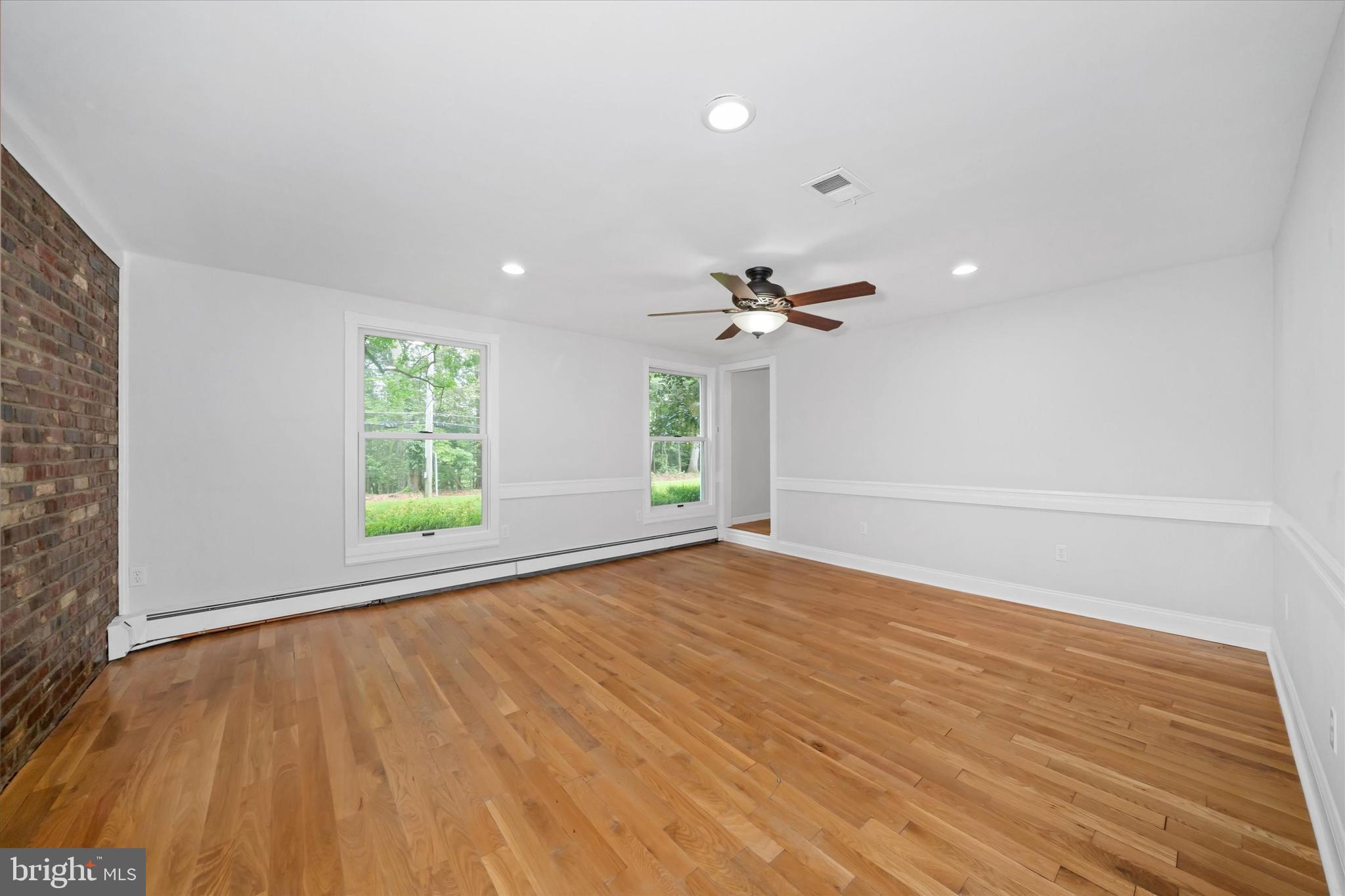 BRINTON LAKE - Residential