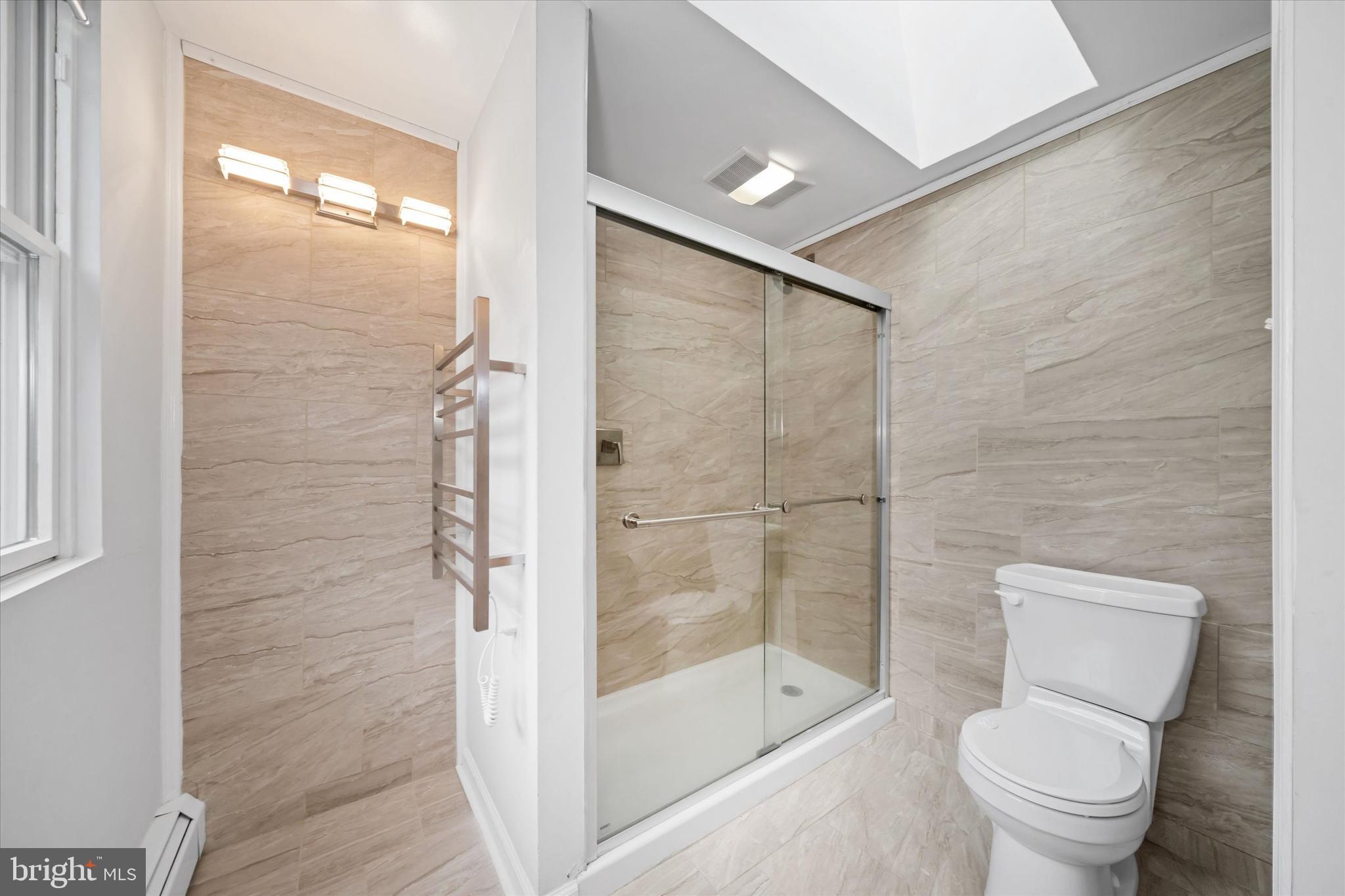 BRINTON LAKE - Residential