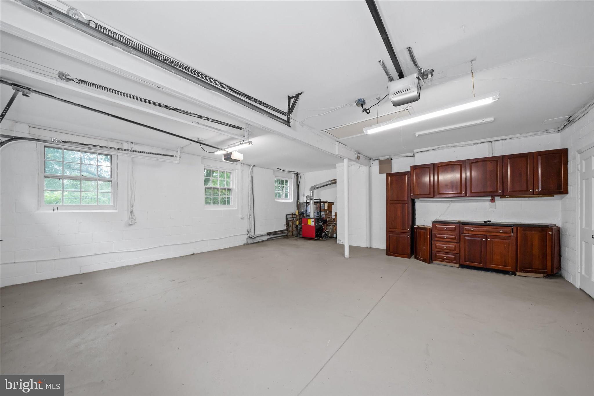 BRINTON LAKE - Residential