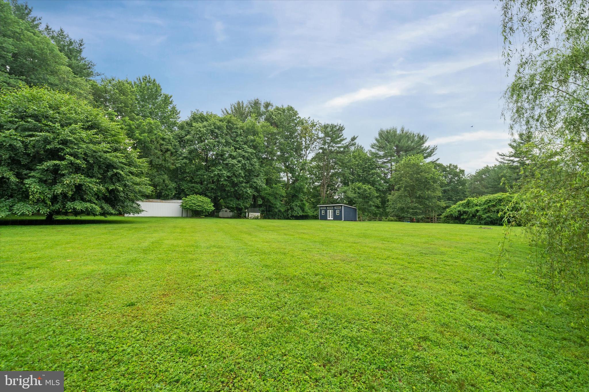 BRINTON LAKE - Residential