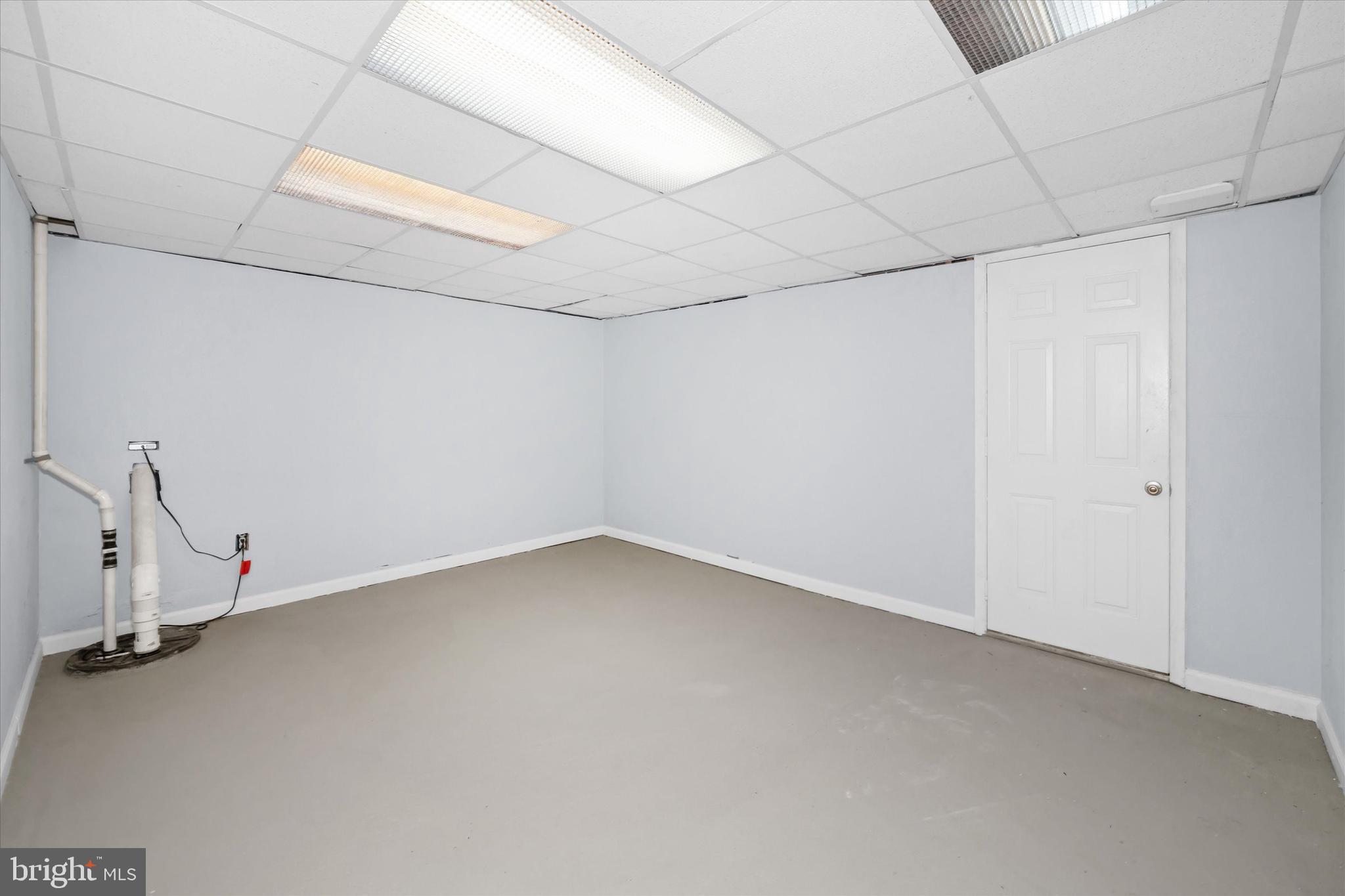 BRINTON LAKE - Residential