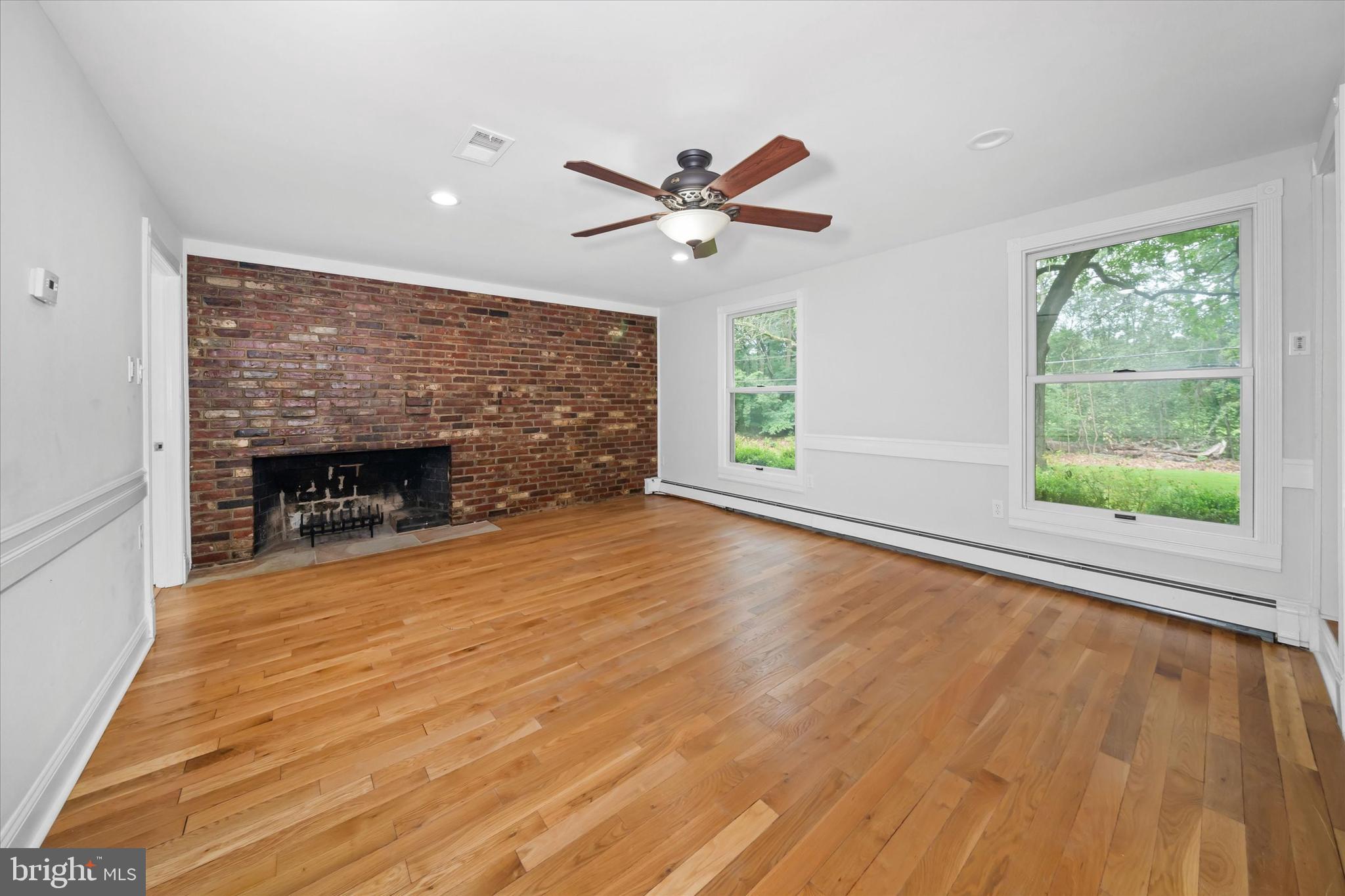 BRINTON LAKE - Residential