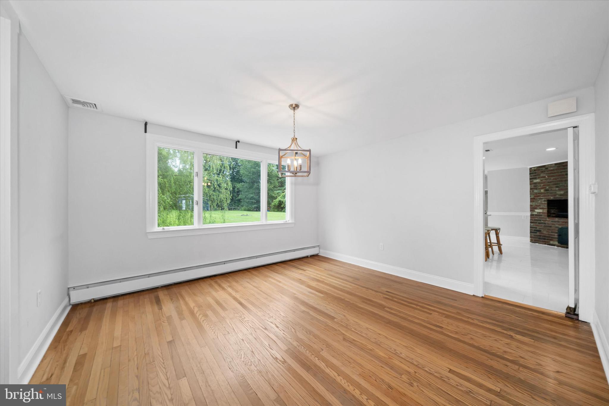 BRINTON LAKE - Residential