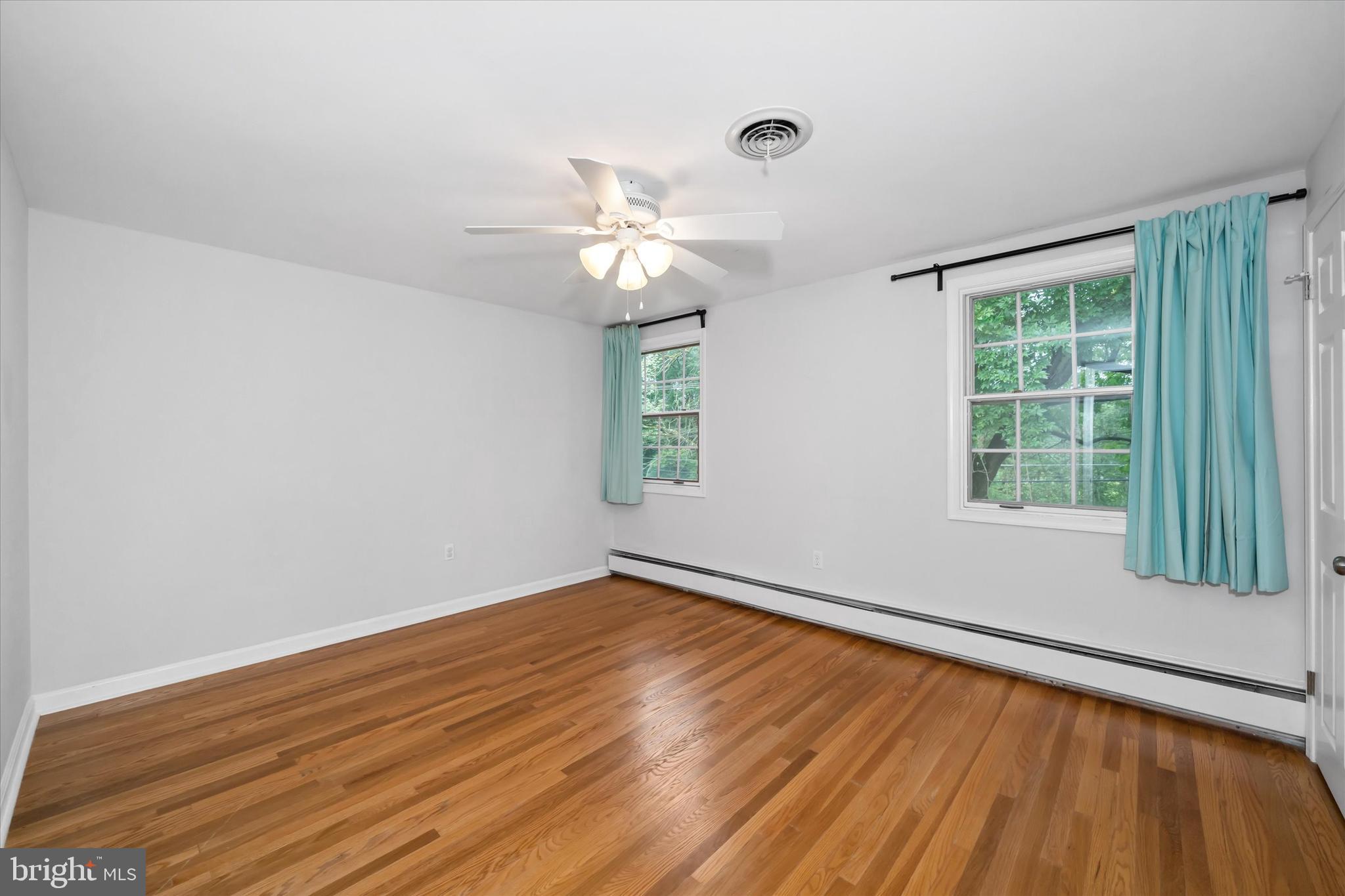 BRINTON LAKE - Residential