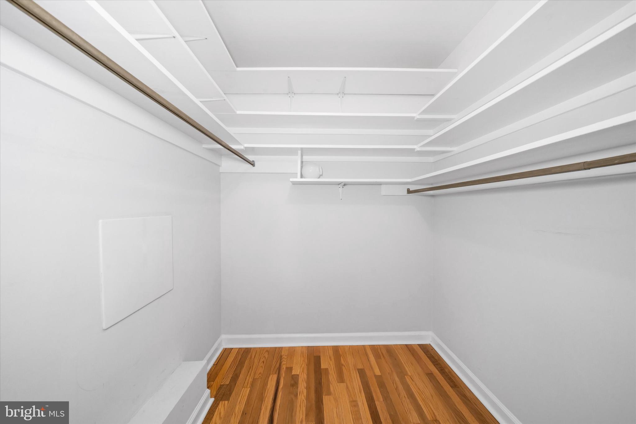 BRINTON LAKE - Residential