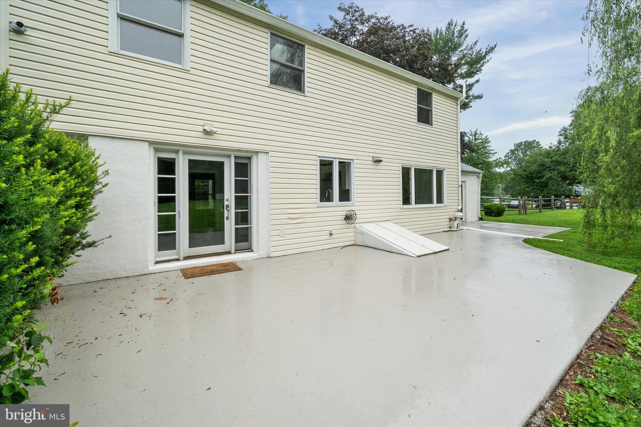 BRINTON LAKE - Residential