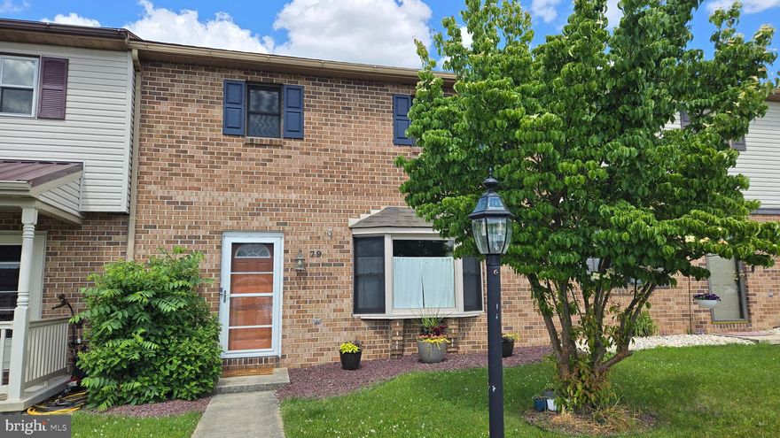 3 bedroom. 2.5 bathroom well cared for townhouse in Kensington Heights. One car detached garage. Outskirts of town yet close to amenities. Call today before its gone tomorrow! Showings start Monday, June 3rd!