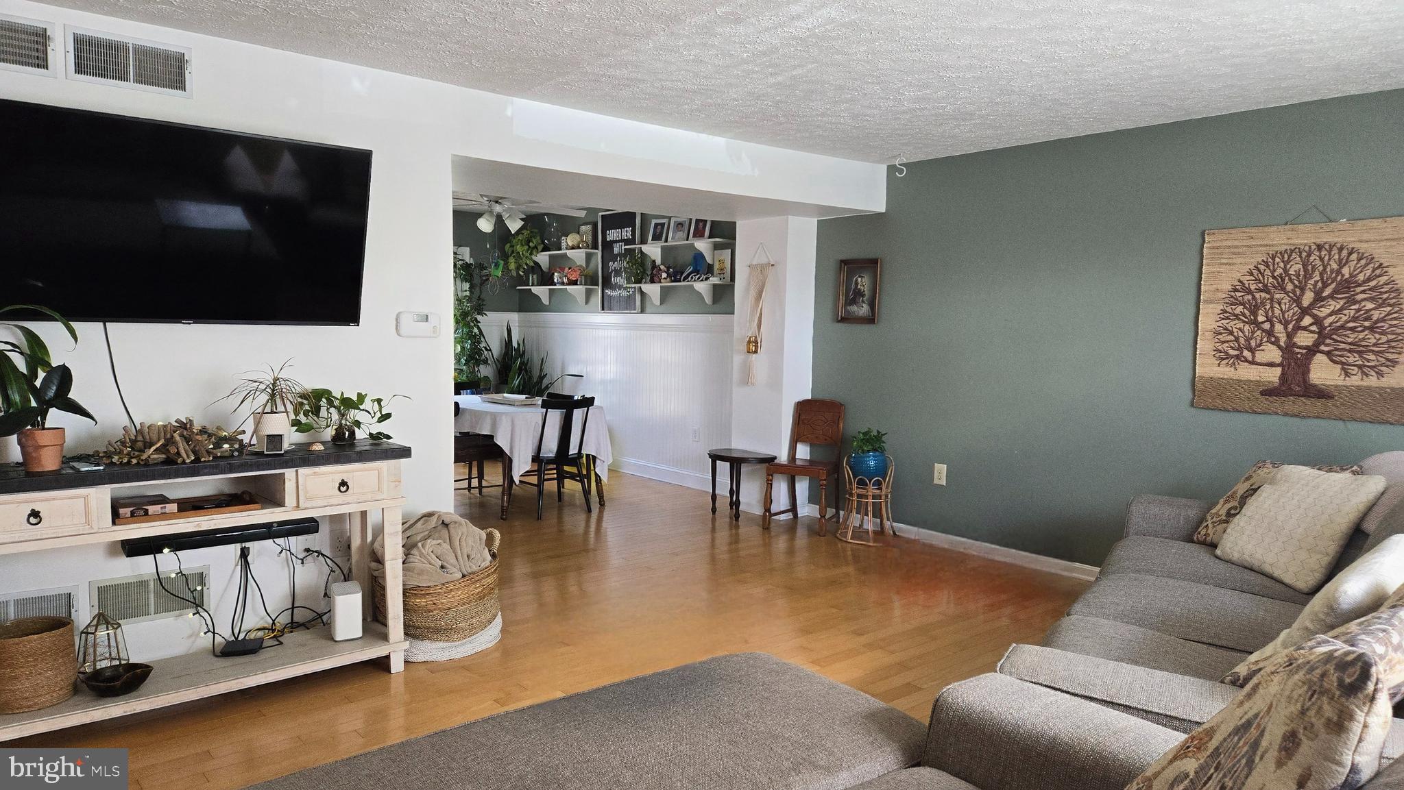 KENSINGTON HEIGHTS - Residential