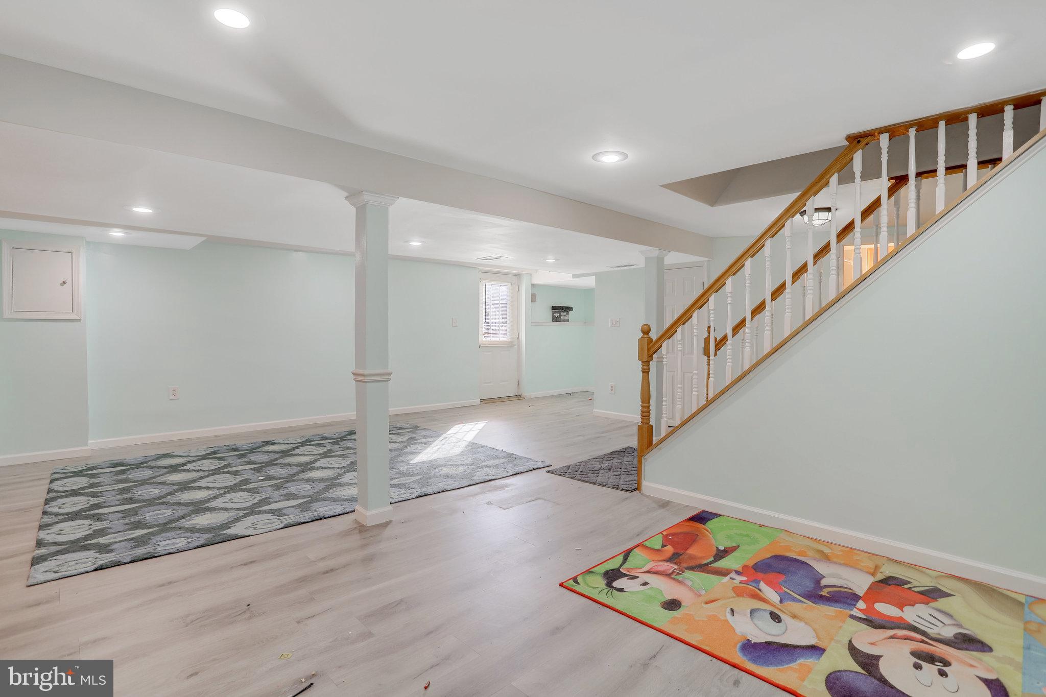 WAVERLY HILLS - Residential Lease