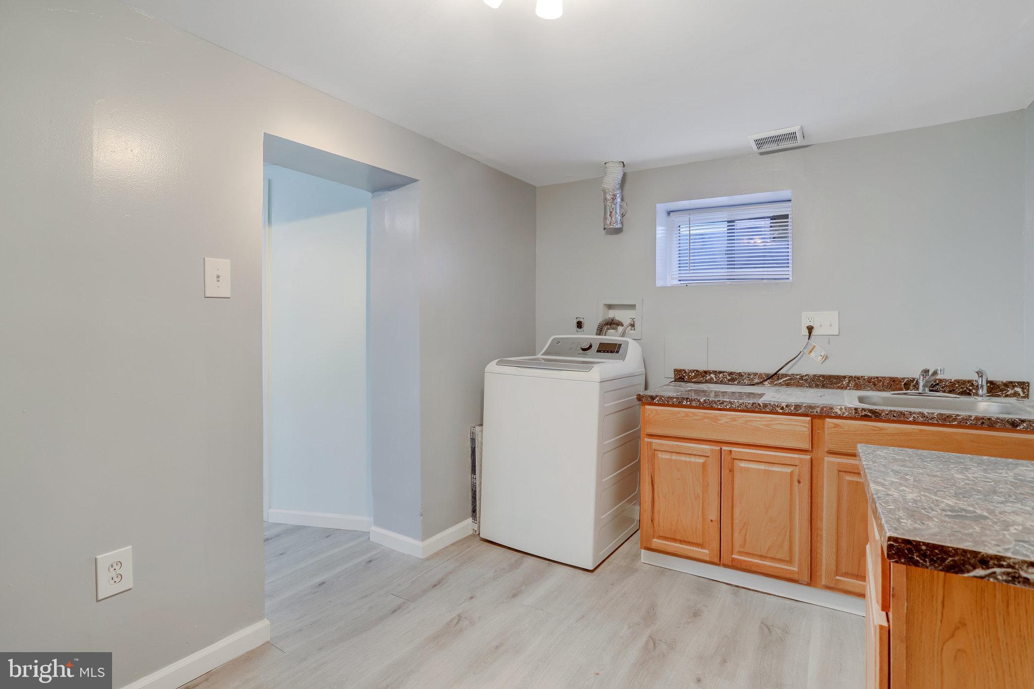 WAVERLY HILLS - Residential Lease