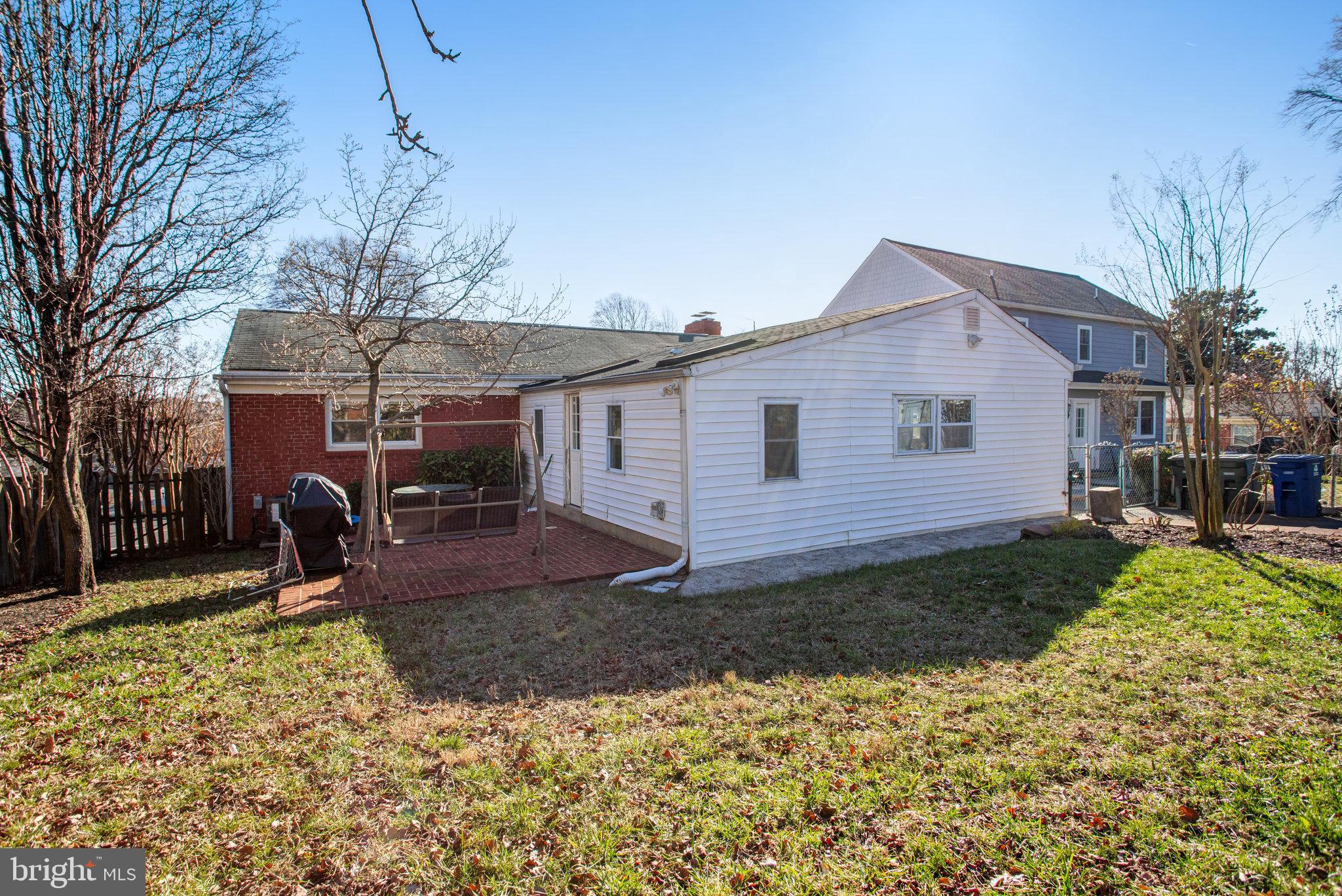 WAVERLY HILLS - Residential Lease