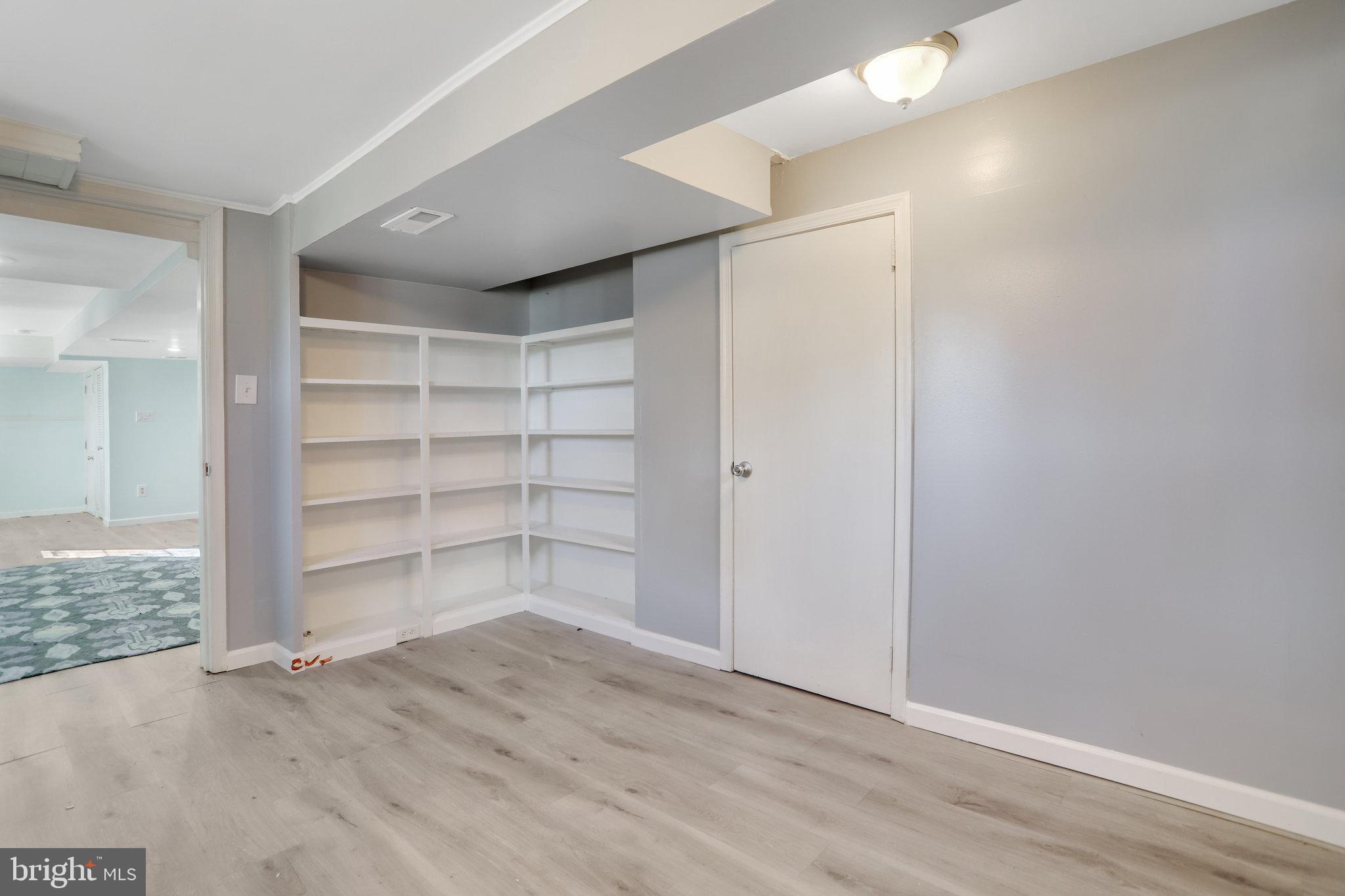 WAVERLY HILLS - Residential Lease