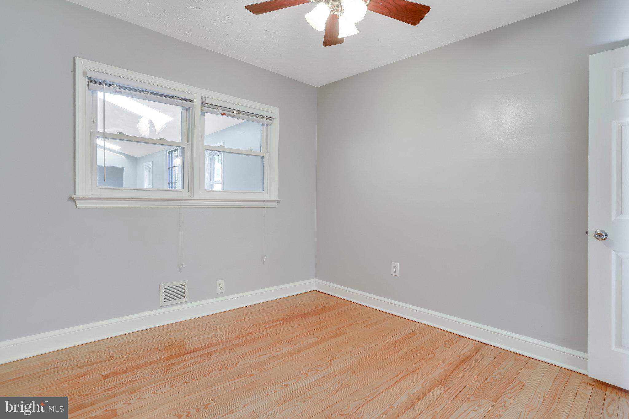 WAVERLY HILLS - Residential Lease